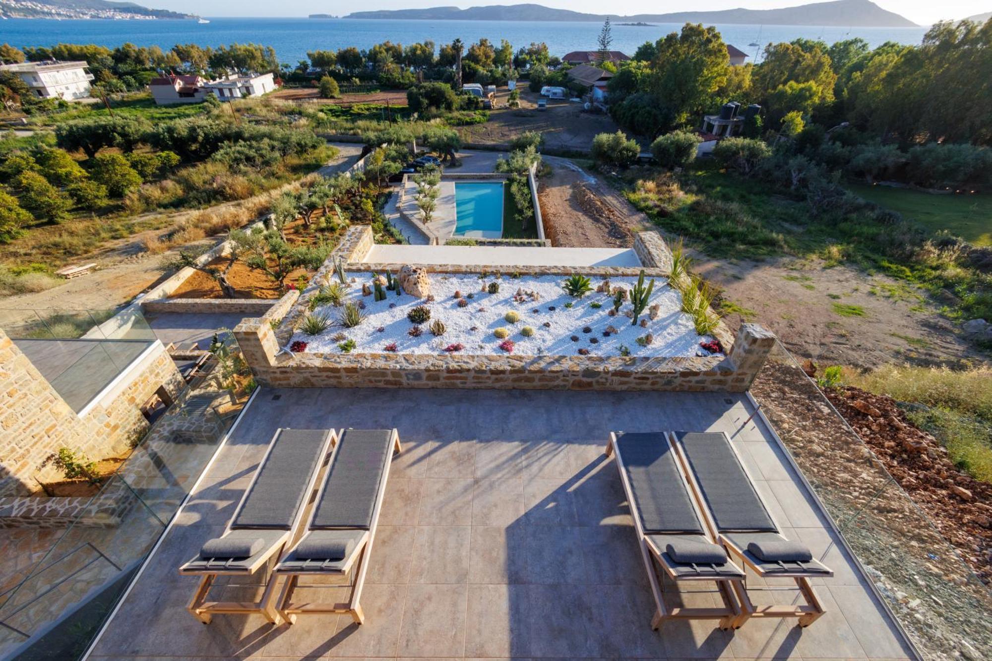 Hills 6 - Luxury With Private Pool Holiday home *