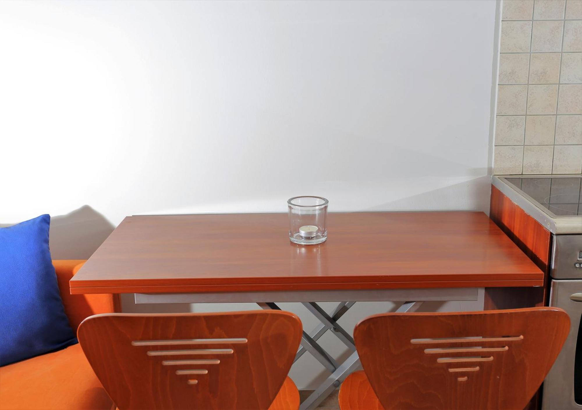 Chrispy Apartment *