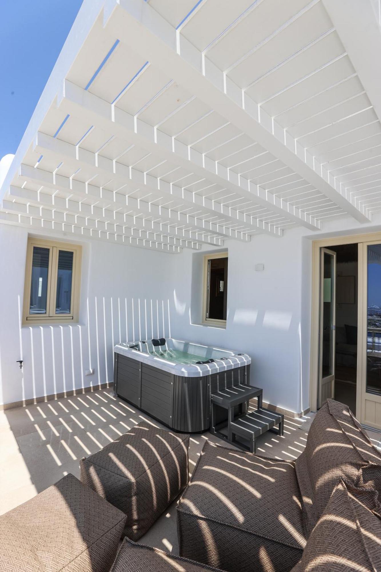 Life Aparthotel Tourlos