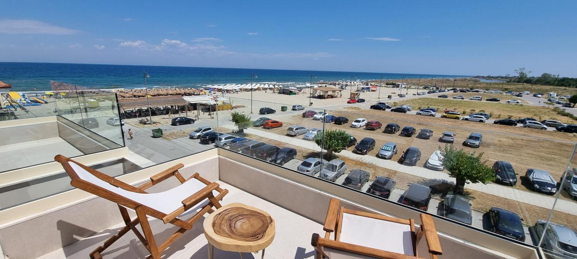 Pantheon Sea View Aparthotel