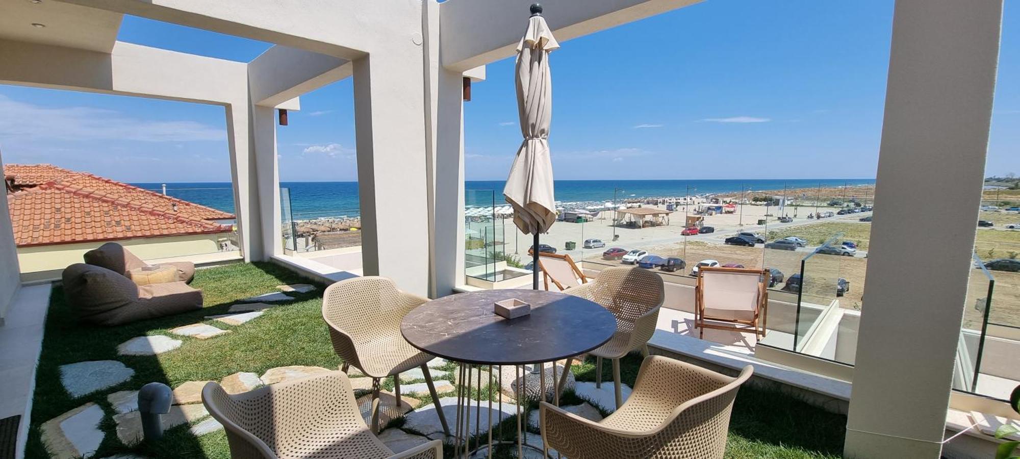Pantheon Sea View Aparthotel Neoi Poroi