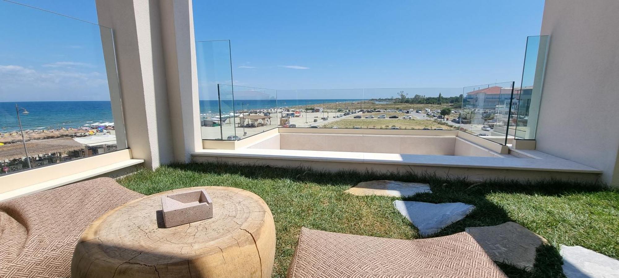 Aparthotel Pantheon Sea View Neoi Poroi