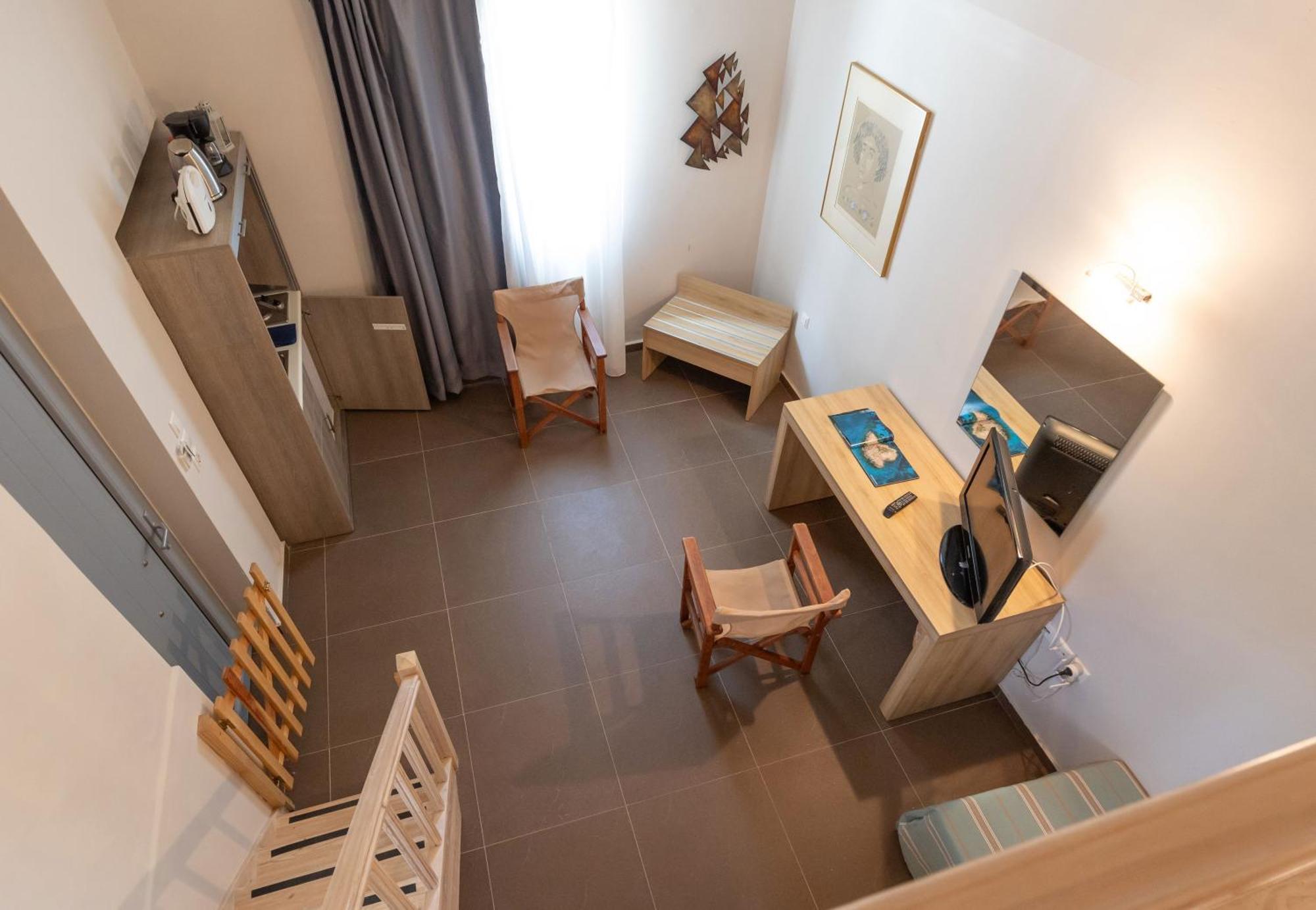 Oinoni's - Aiakos Apartment Souvala