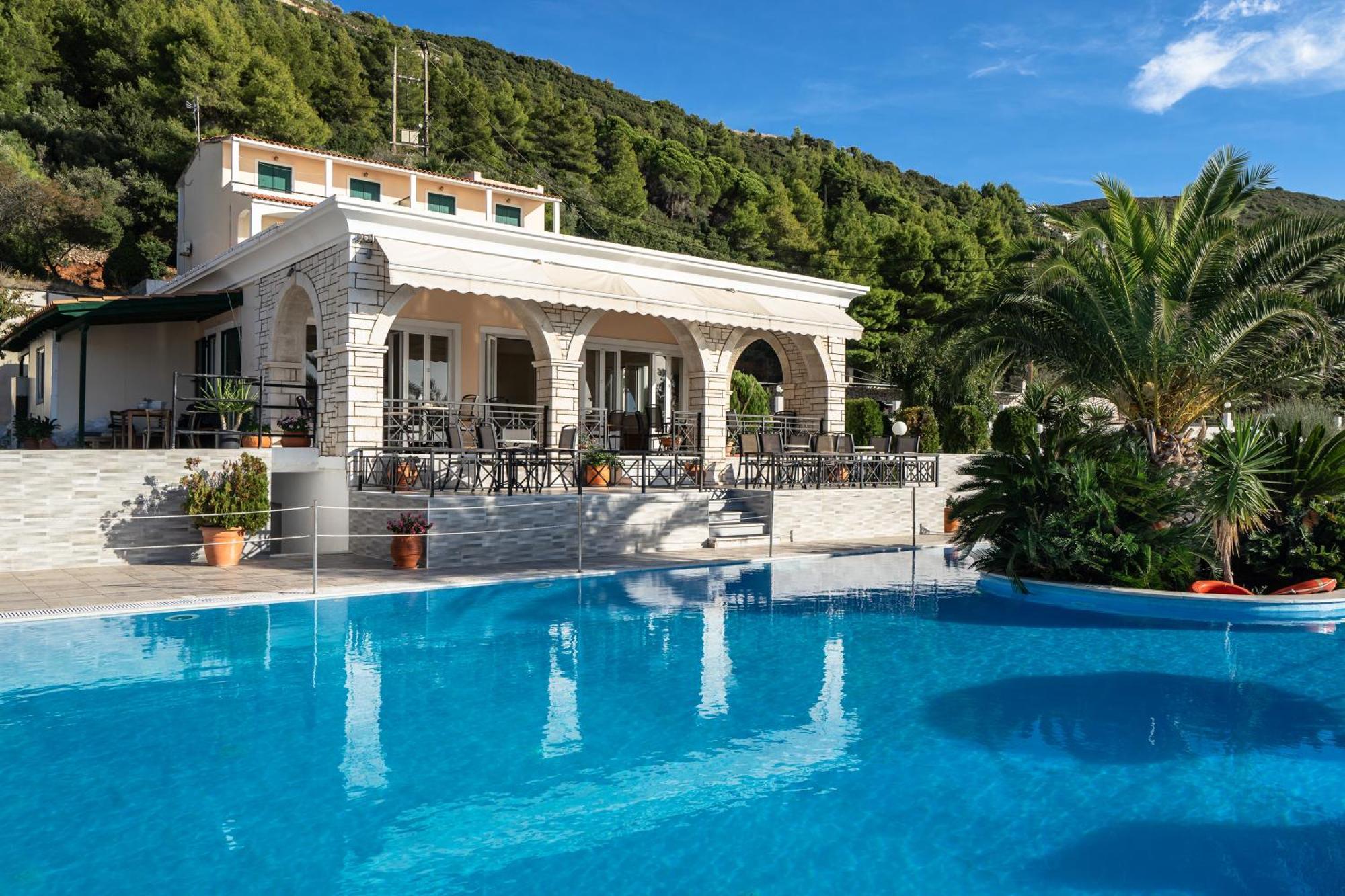 Sunset Triple 1 Apartment Agios Nikitas