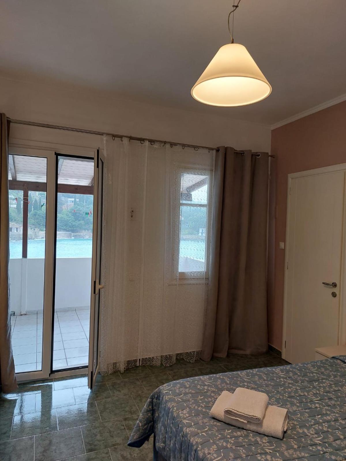 Dolphin Sea View Hotel *