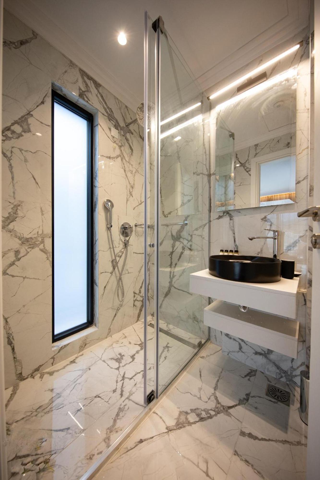 Walk Luxury Aparthotel