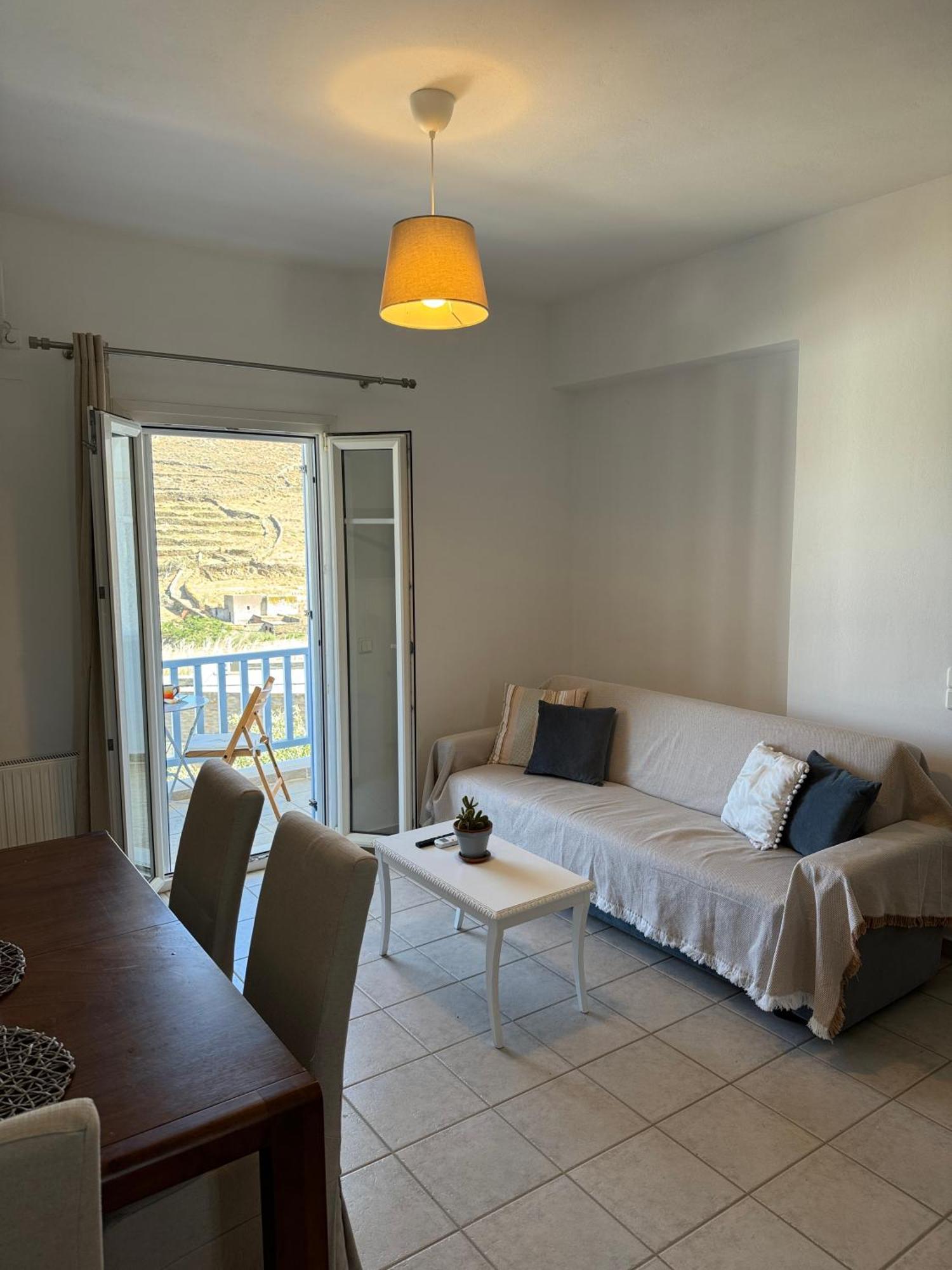 Marieta's Cycladic Apartment *