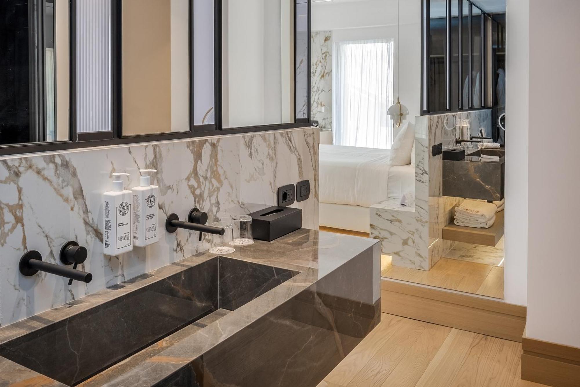 Ethereal White & Hotel 5*