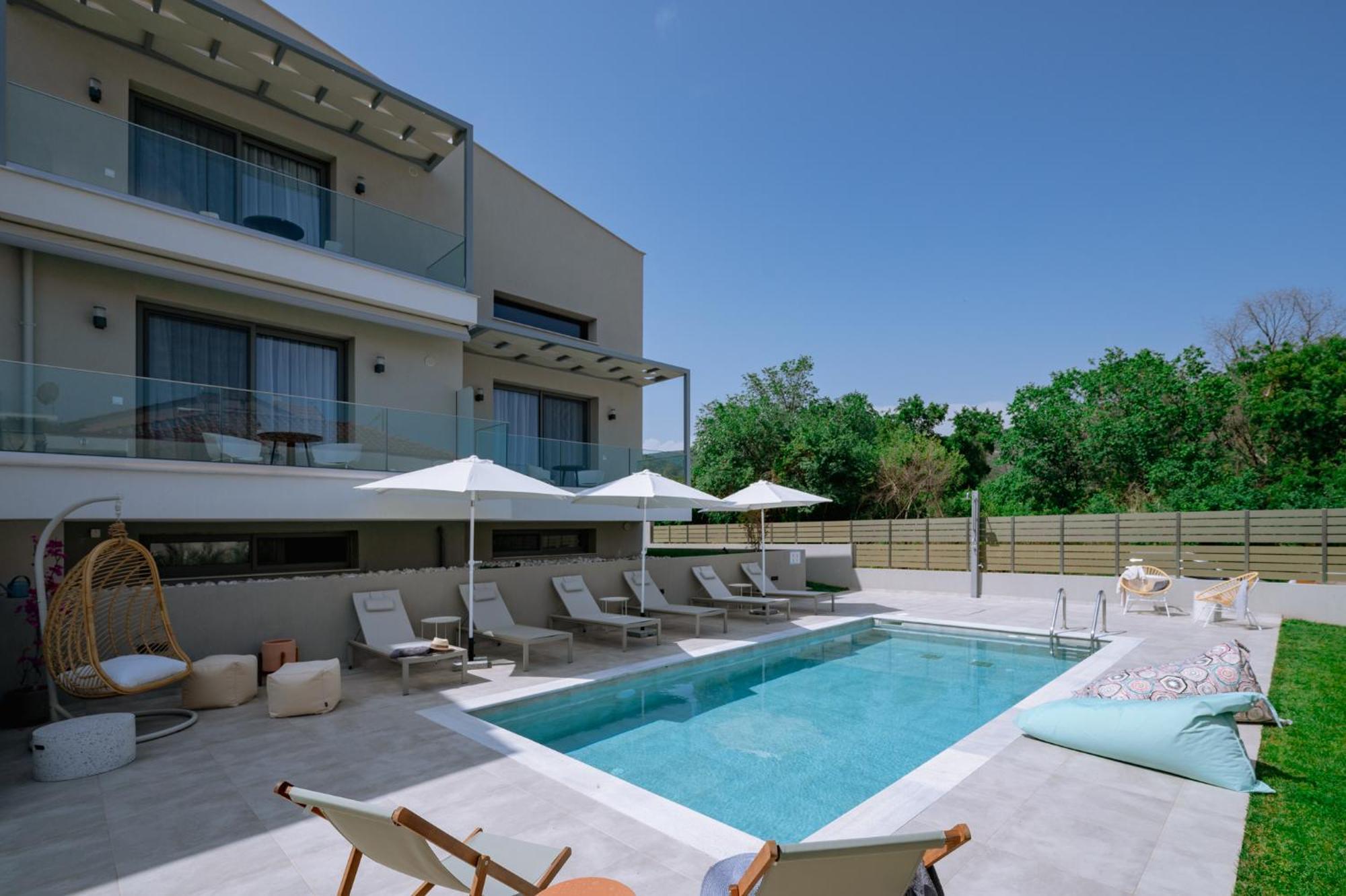 Arodo Aparthotel Nea Iraklitsa