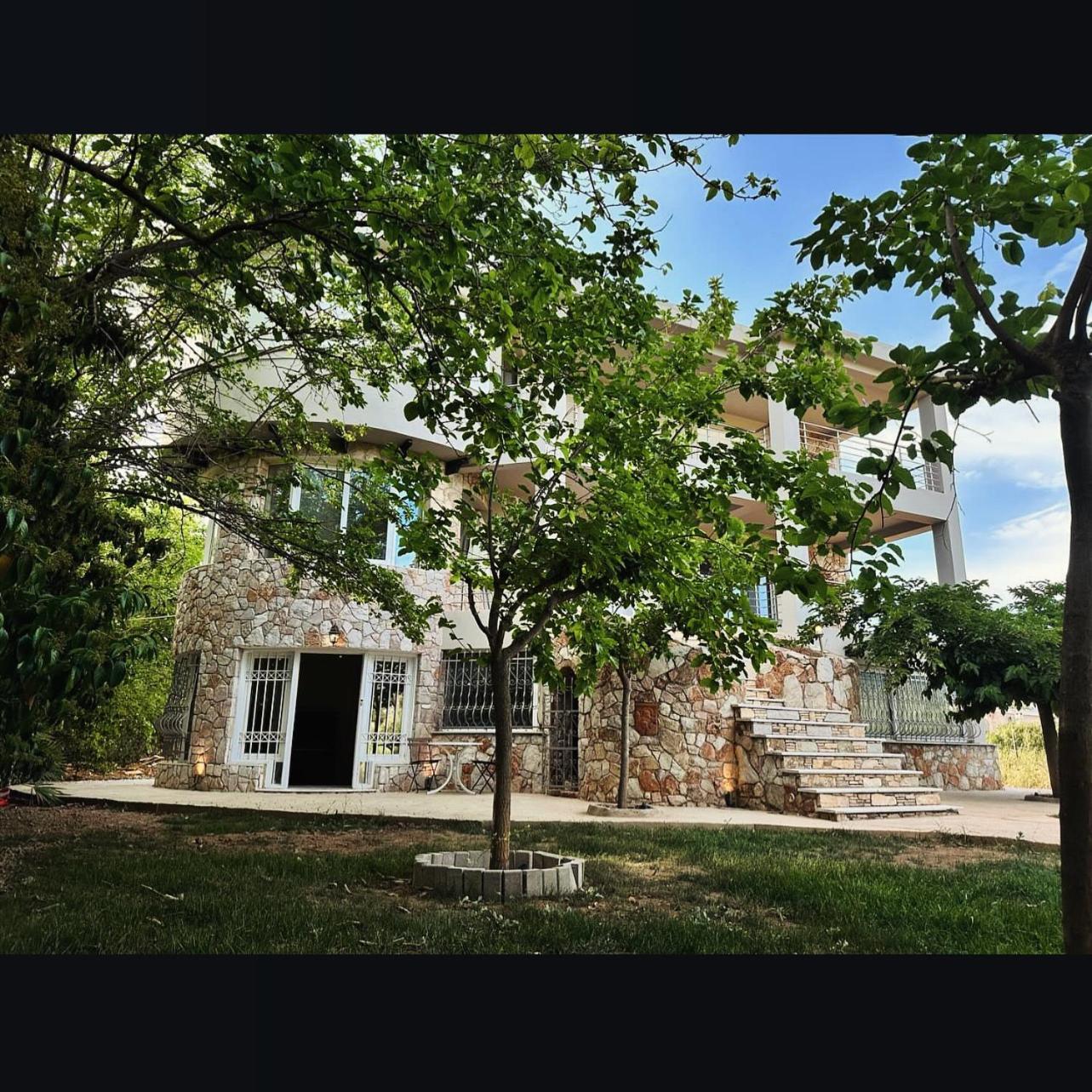 Mulberry House * Nea Makri