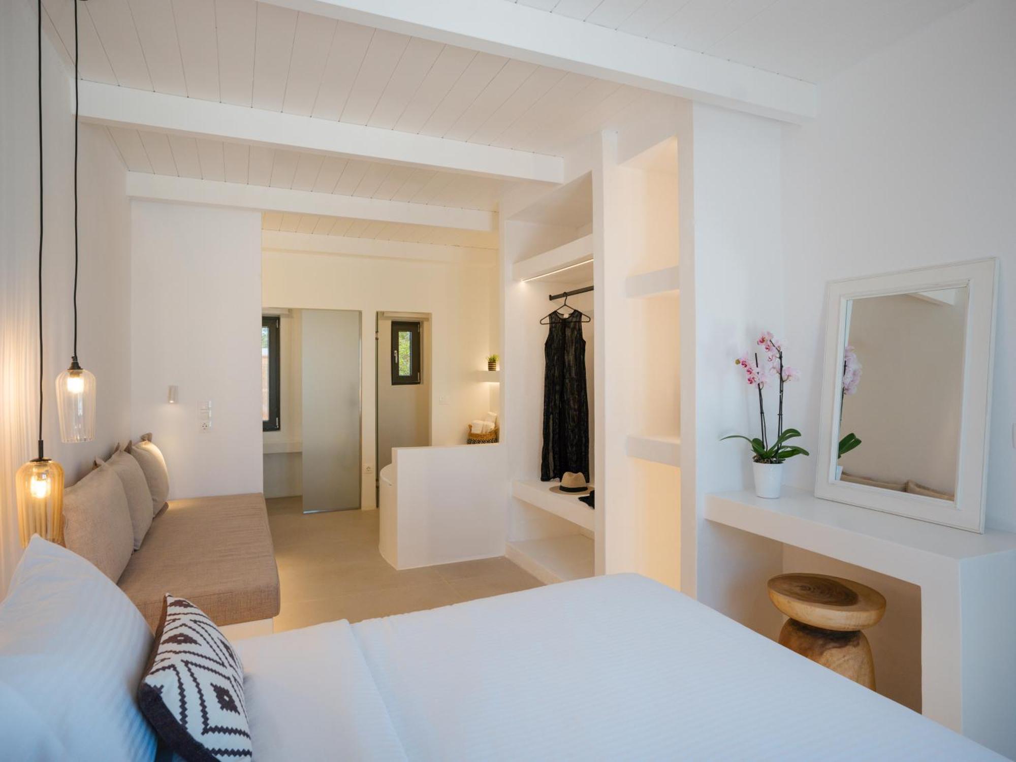 Noble Pearl Paros Santa Maria (Paros)