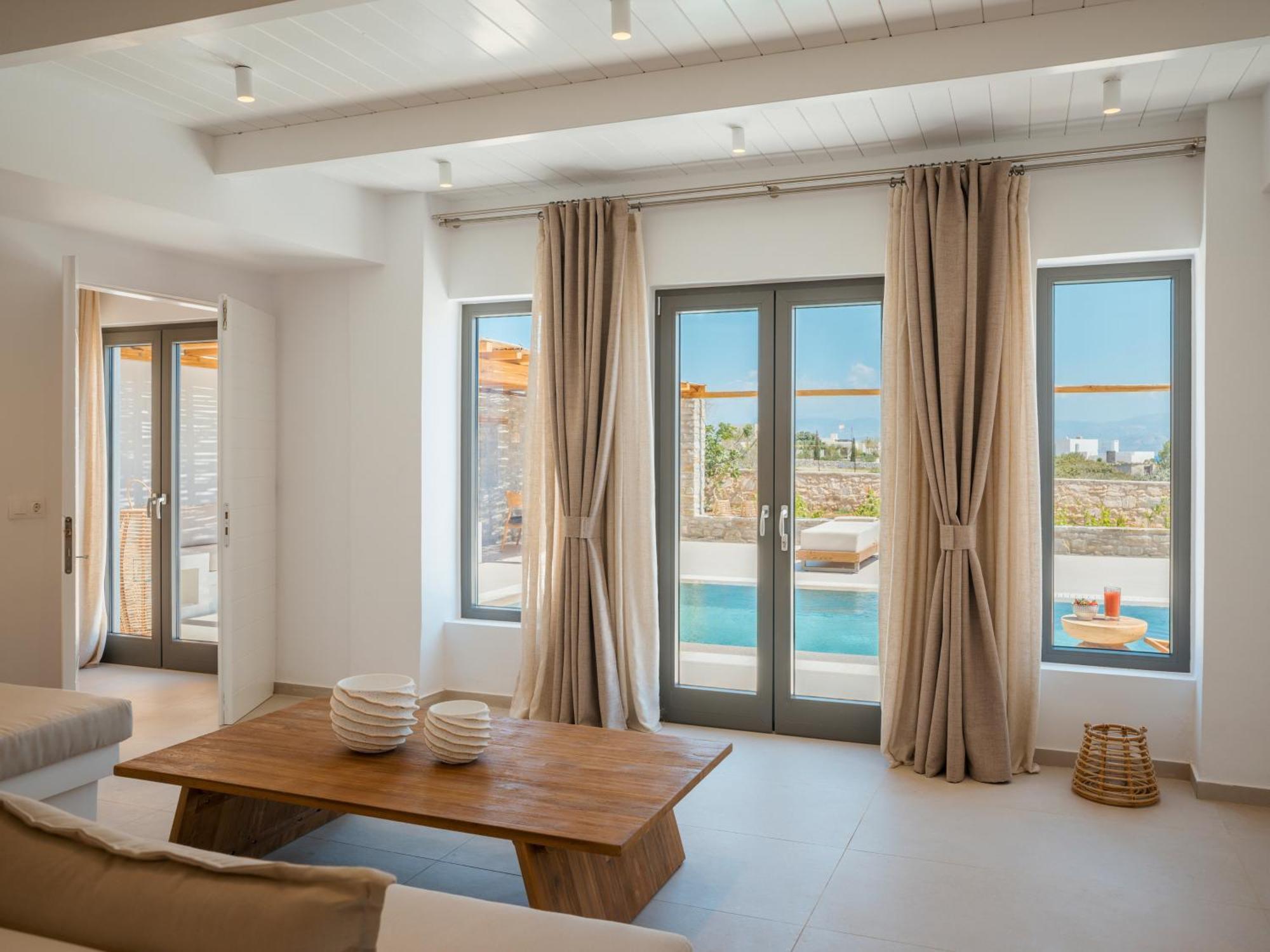 Noble Pearl Paros Santa Maria (Paros)