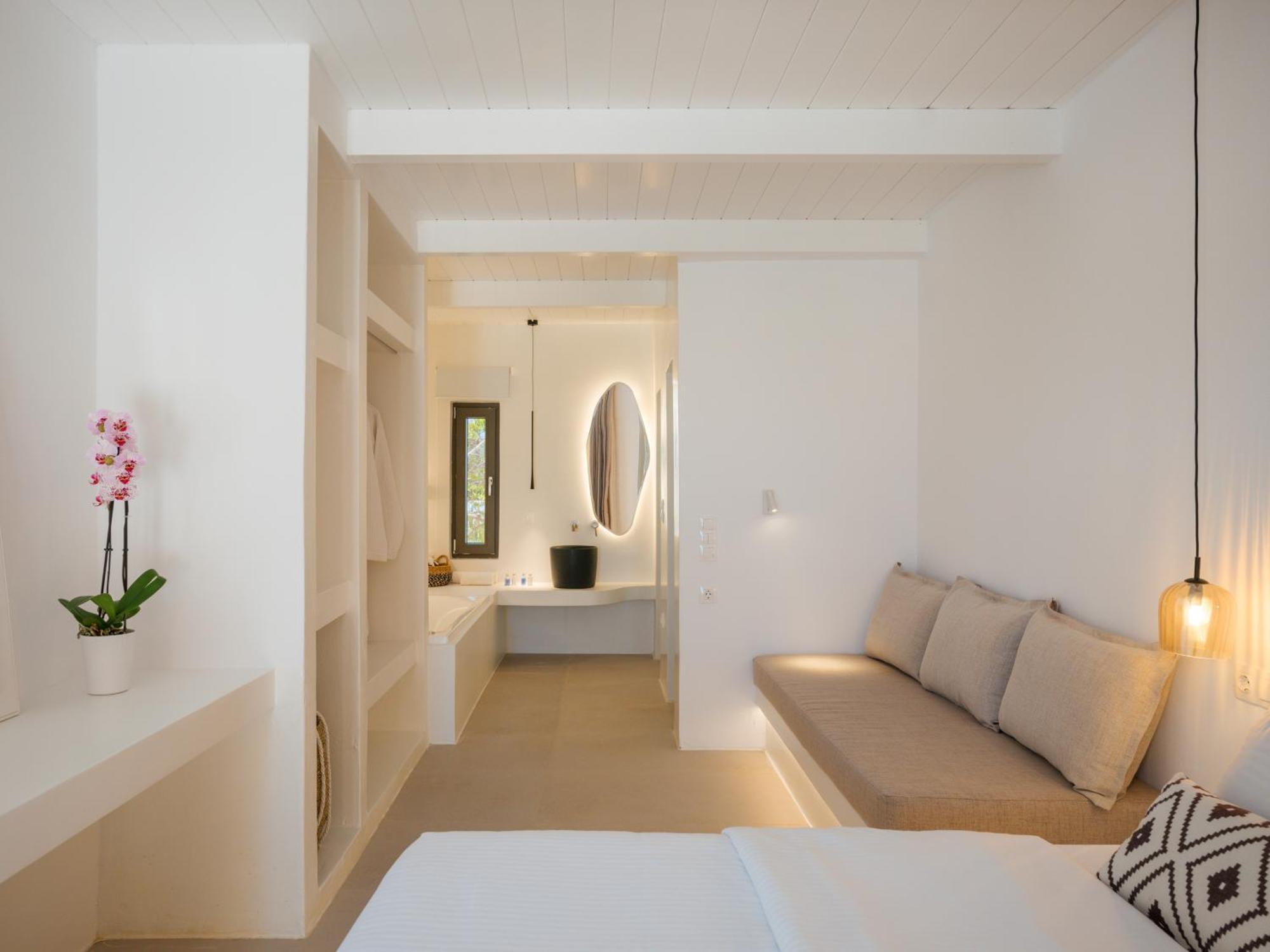 Noble Pearl Paros