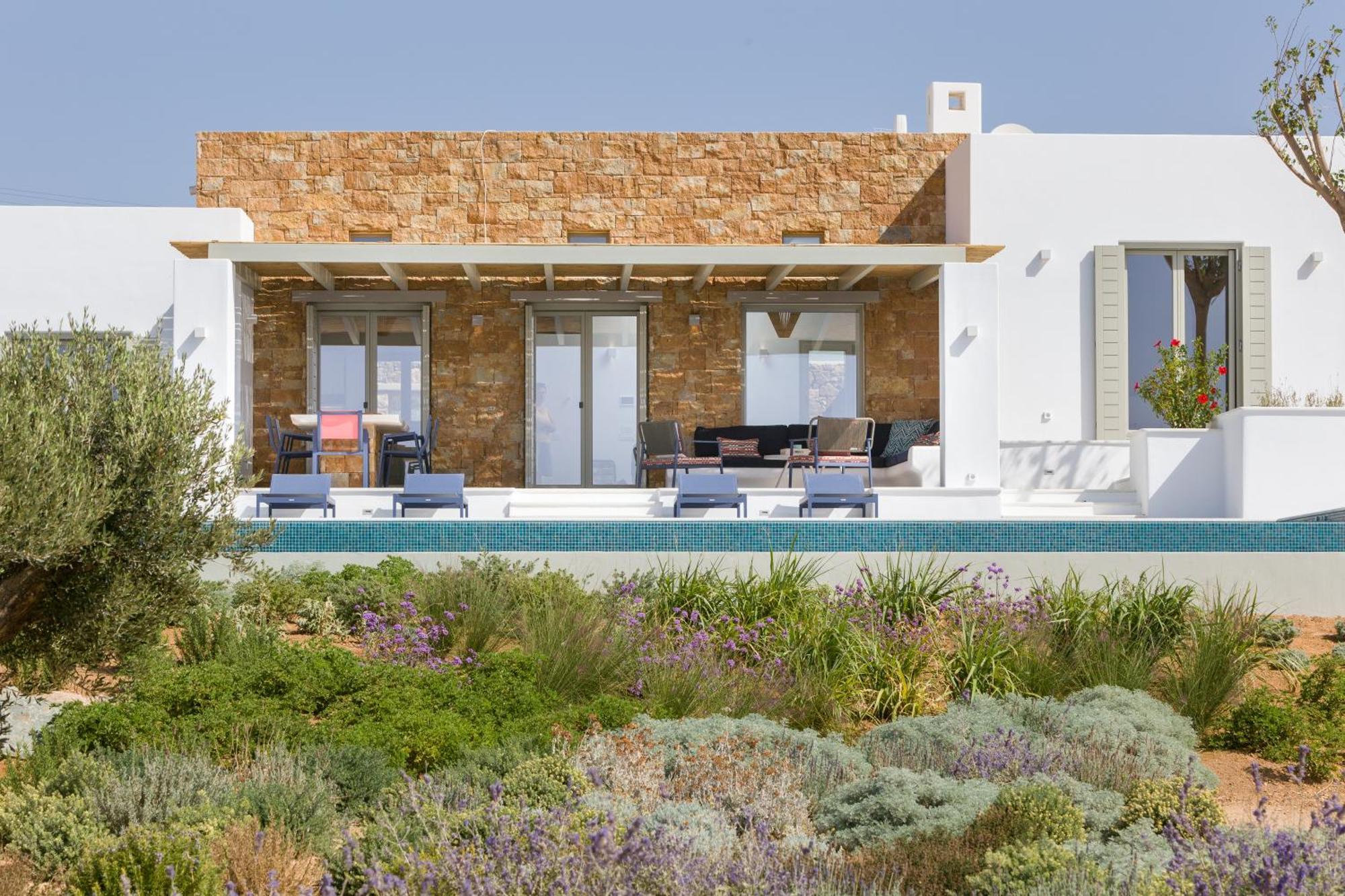 Eleonas Estate - With Partially Private Pools & Professional Tennis Court Villa Parikia (Paros)