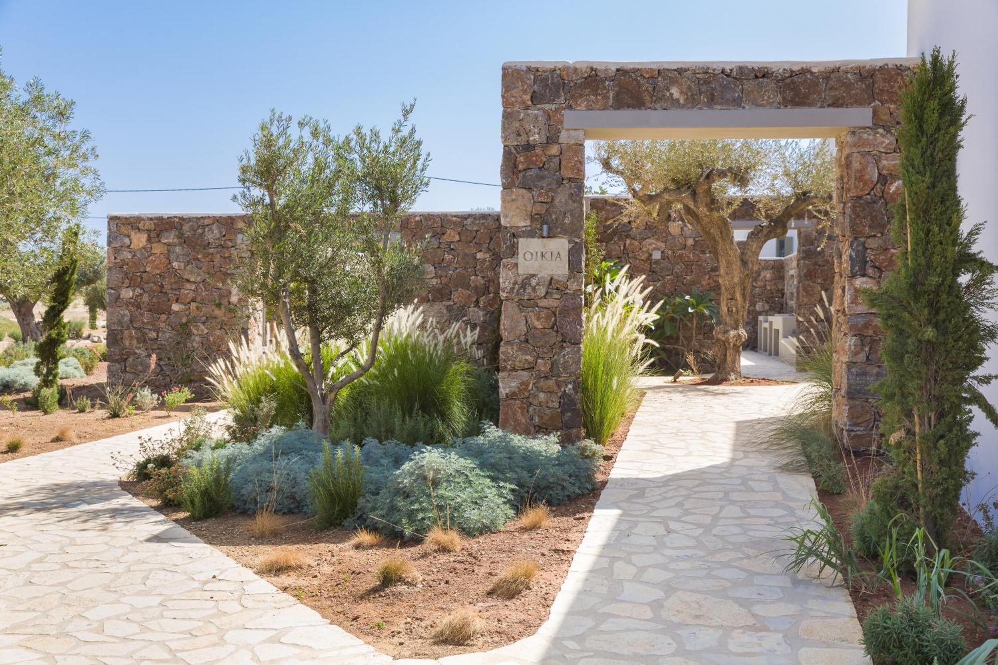 Eleonas Estate - With Partially Private Pools & Professional Tennis Court *