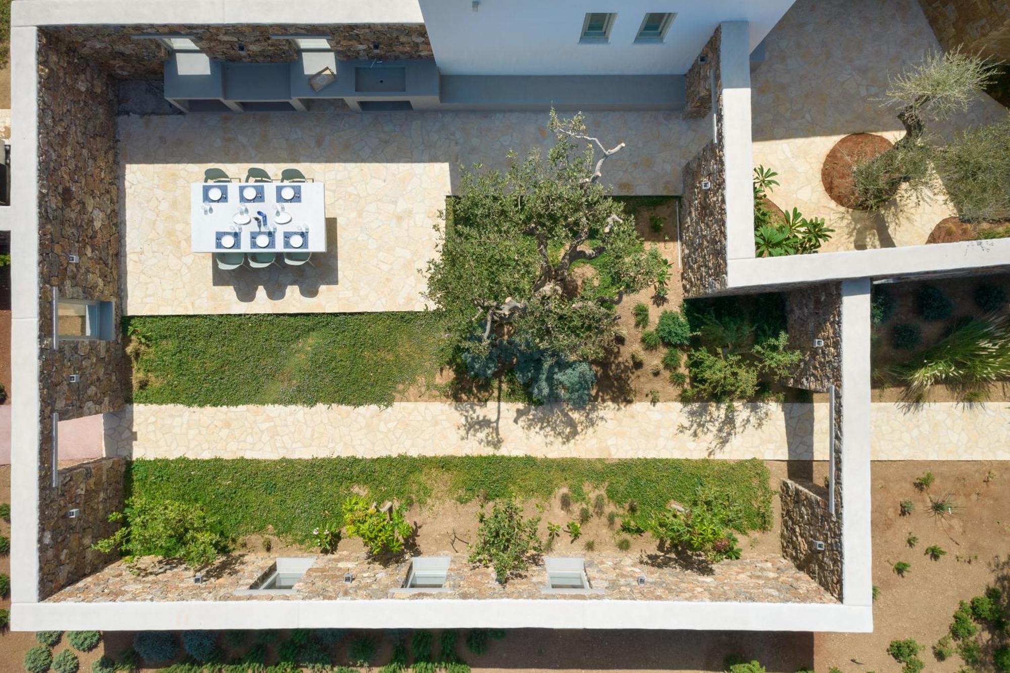 Eleonas Estate - With Partially Private Pools & Professional Tennis Court * Parikia (Paros)