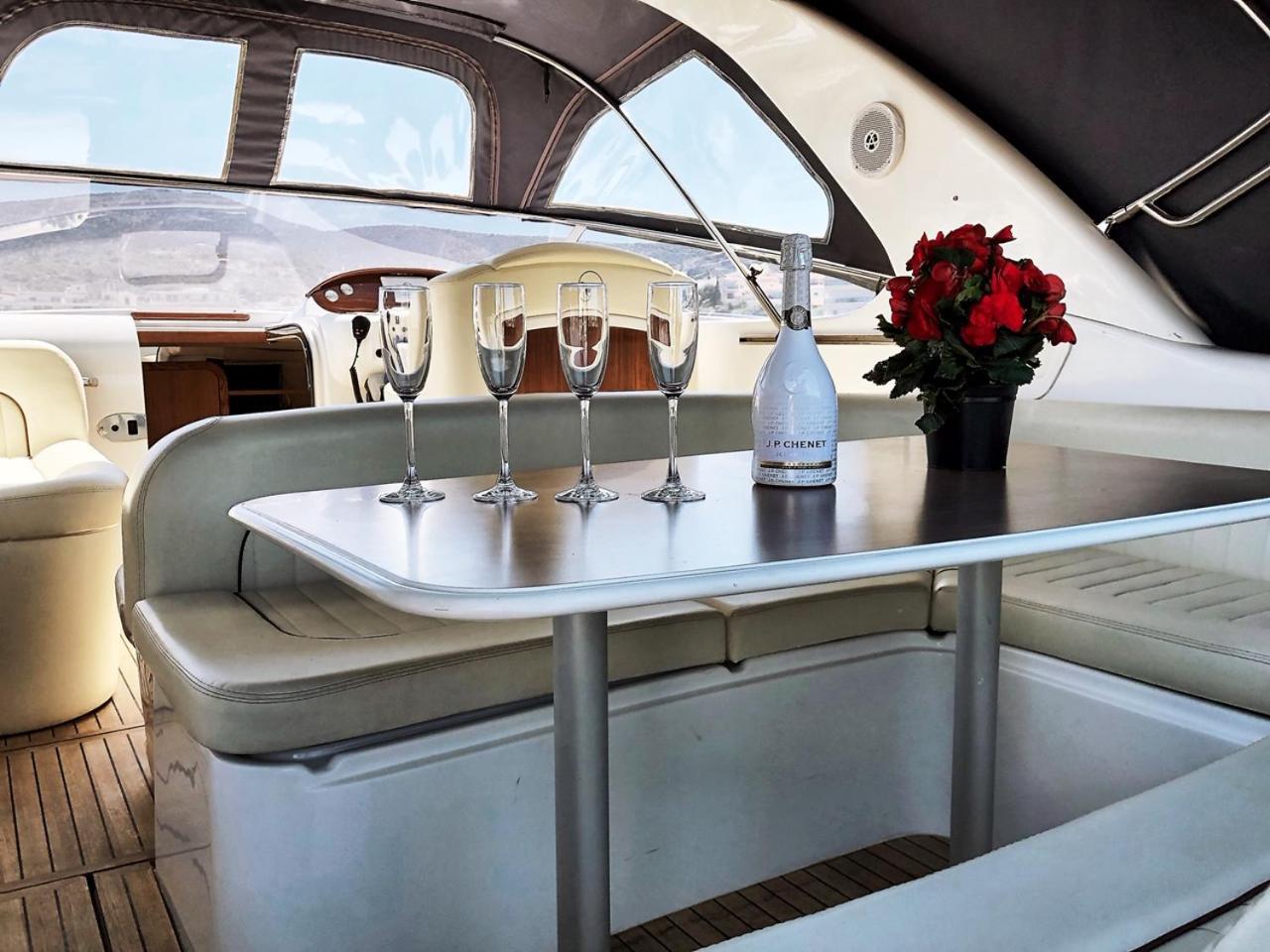 Antonia Family Cruise Botel *