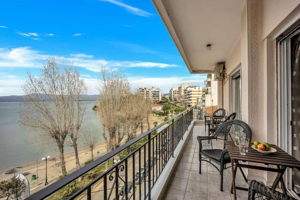 Apartment Bright With Splendid Sea View!