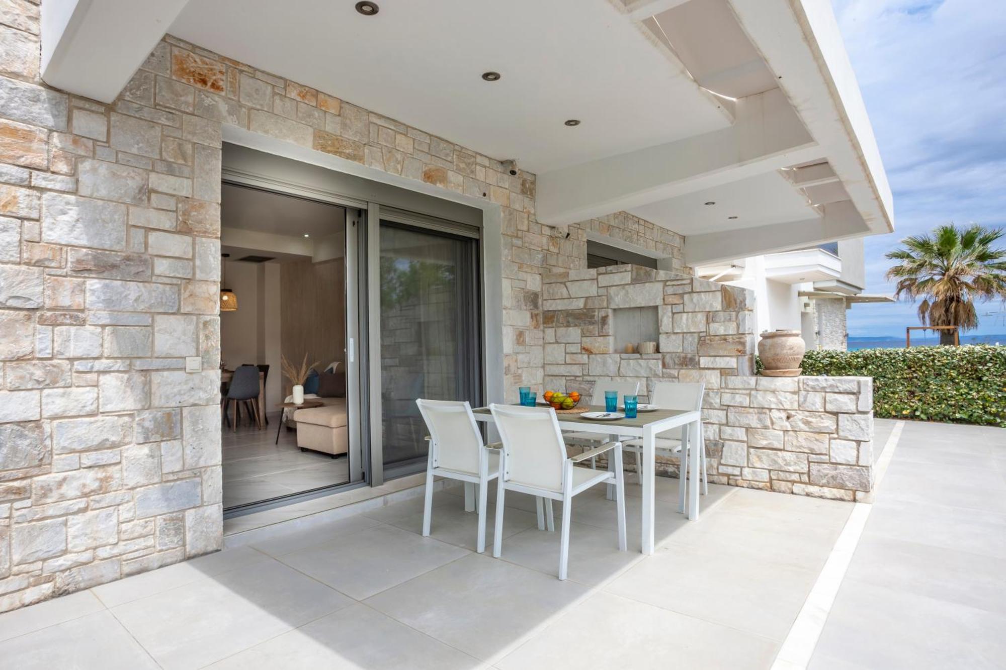 Dream Seafront Villa Hanioti