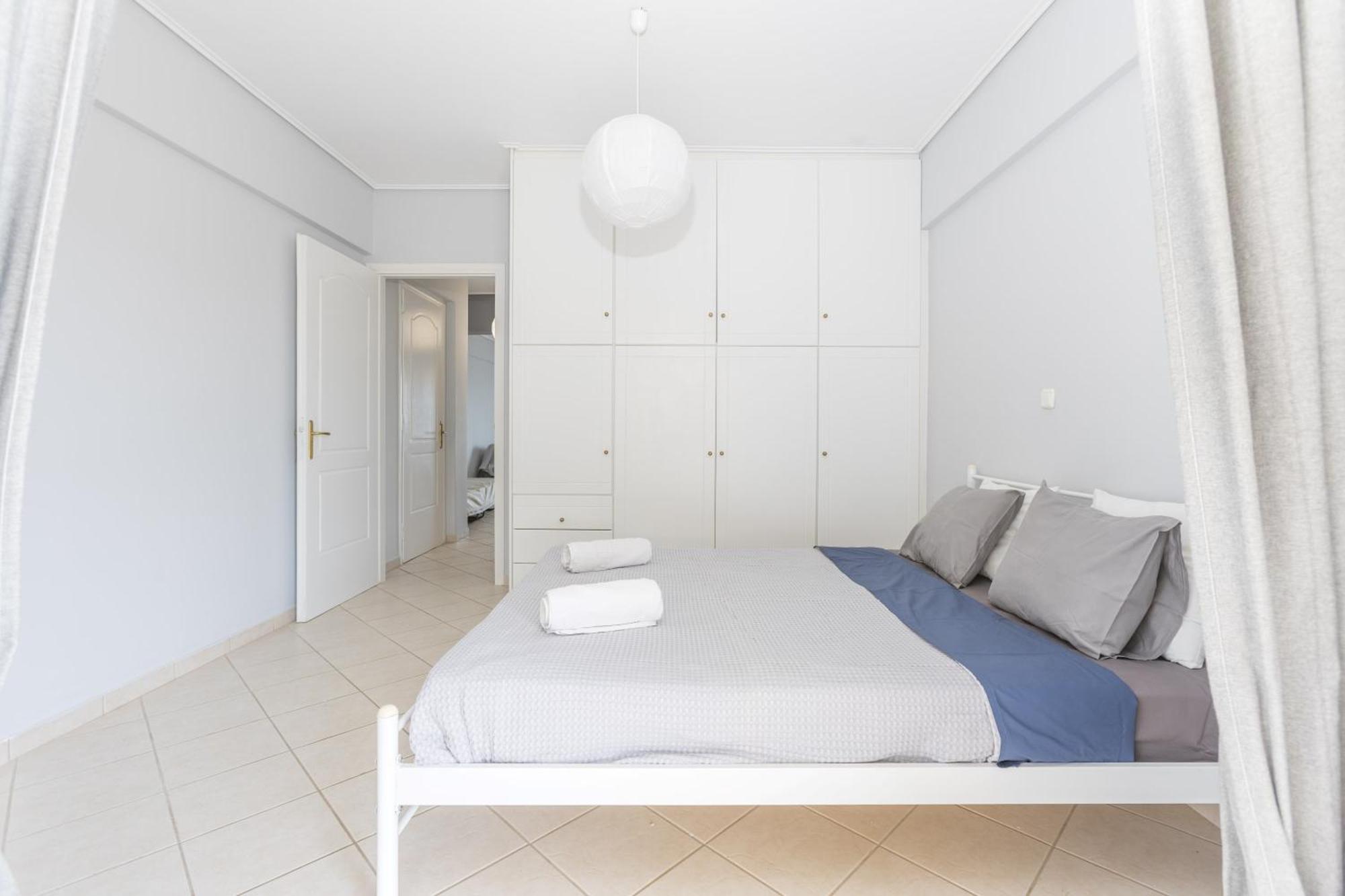 Apartment Beachfront Cozy House - Kiatos' Seaview Retreat