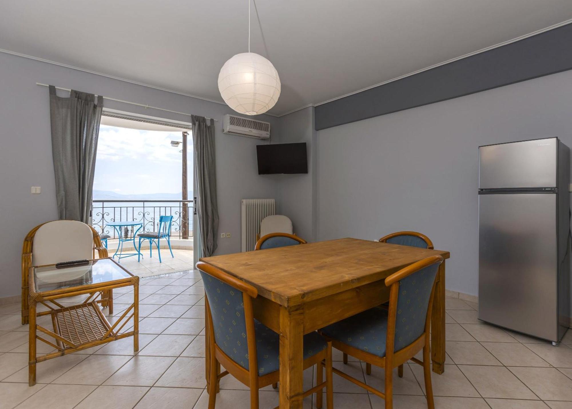 Apartment Beachfront Cozy House - Kiatos' Seaview Retreat Kiaton