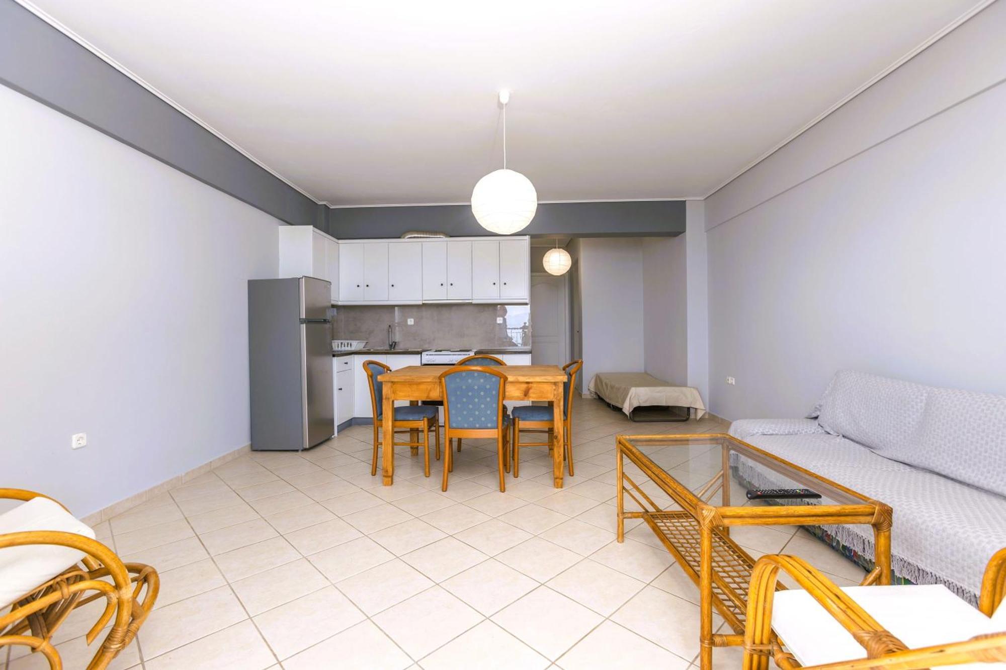 Beachfront Cozy House - Kiatos' Seaview Retreat *