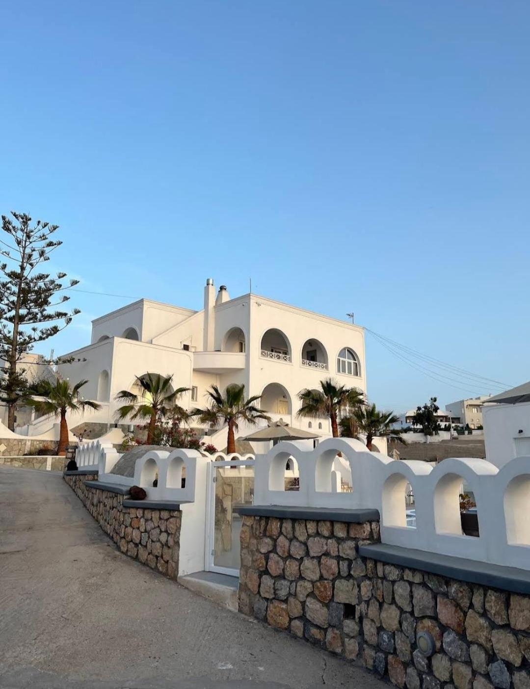 Agapi Hotel Karterados (Santorini)