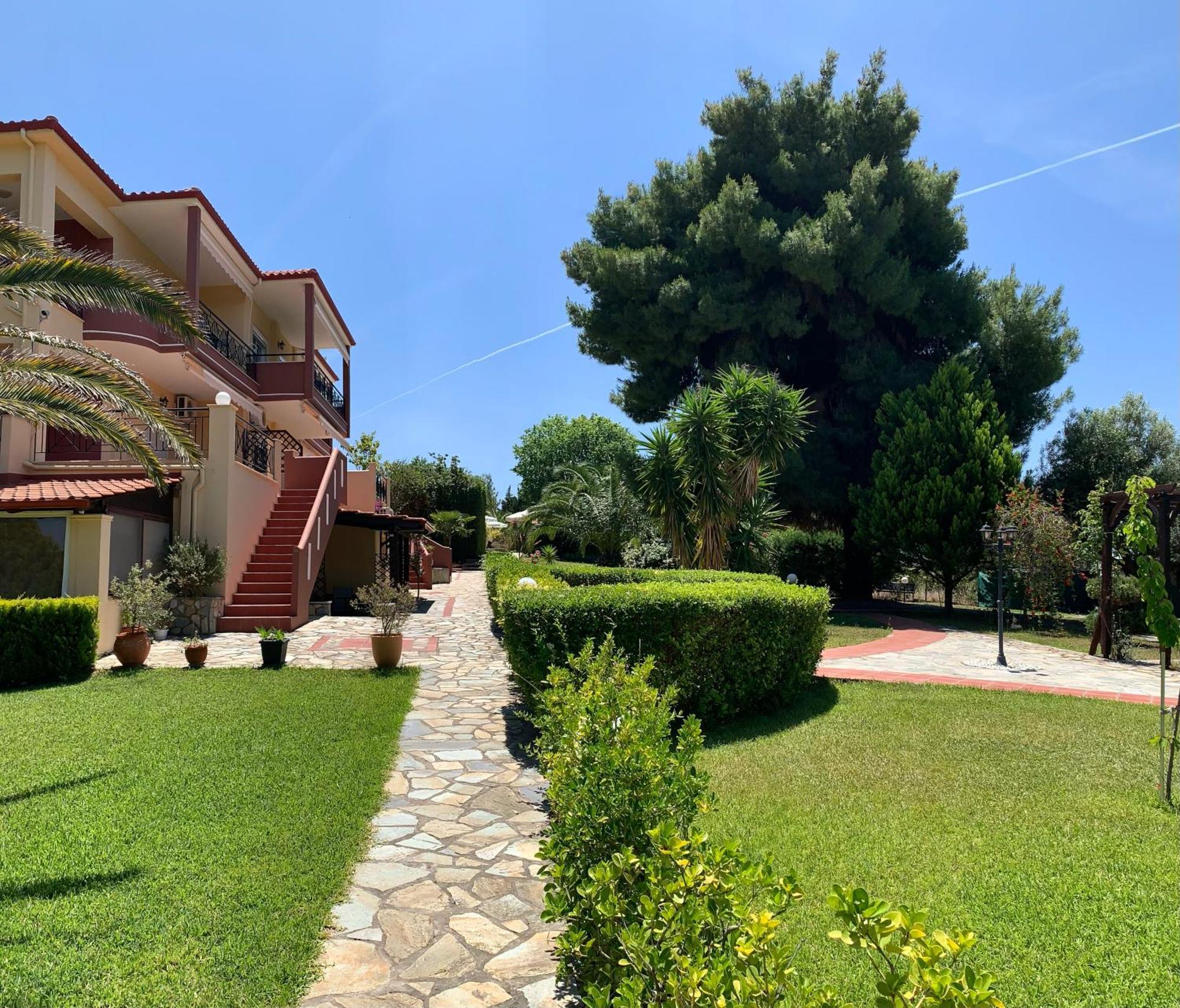 Agrili Apartments & Rooms 3* Elia Nikitis