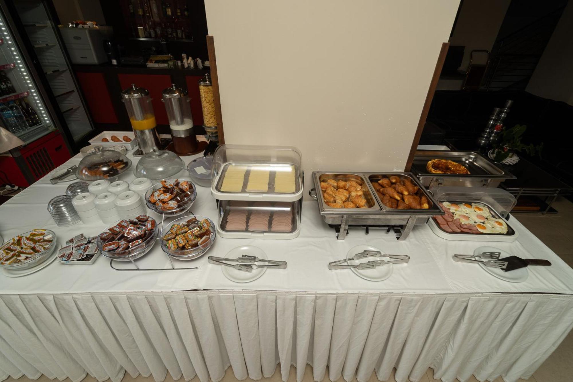Tsokas Aparthotel Finikounta