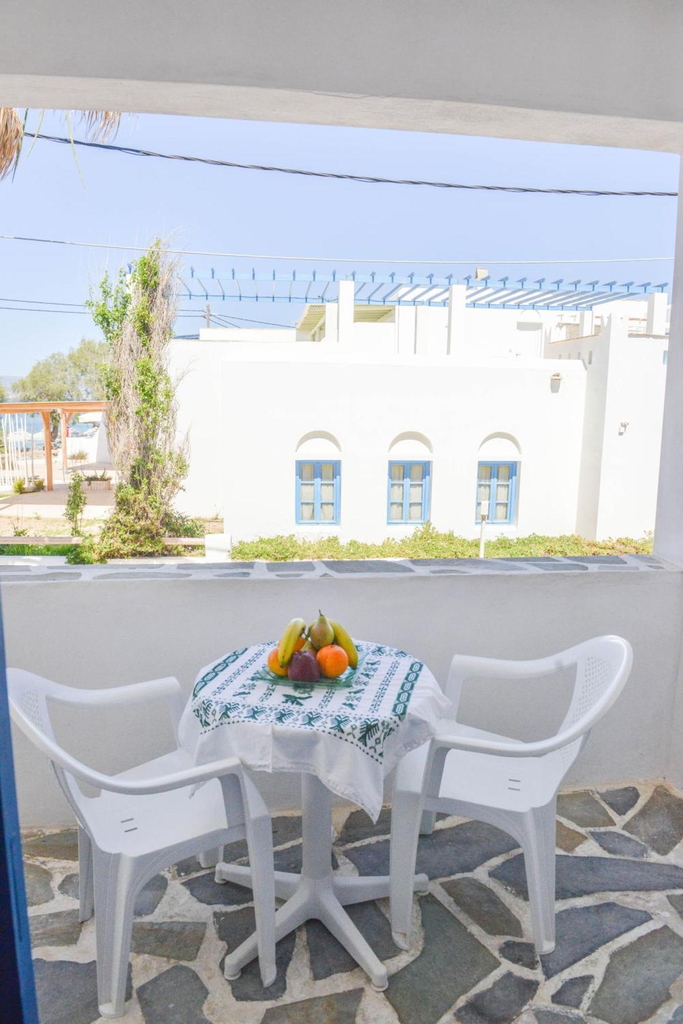 Plaza * Agia Anna (Naxos)