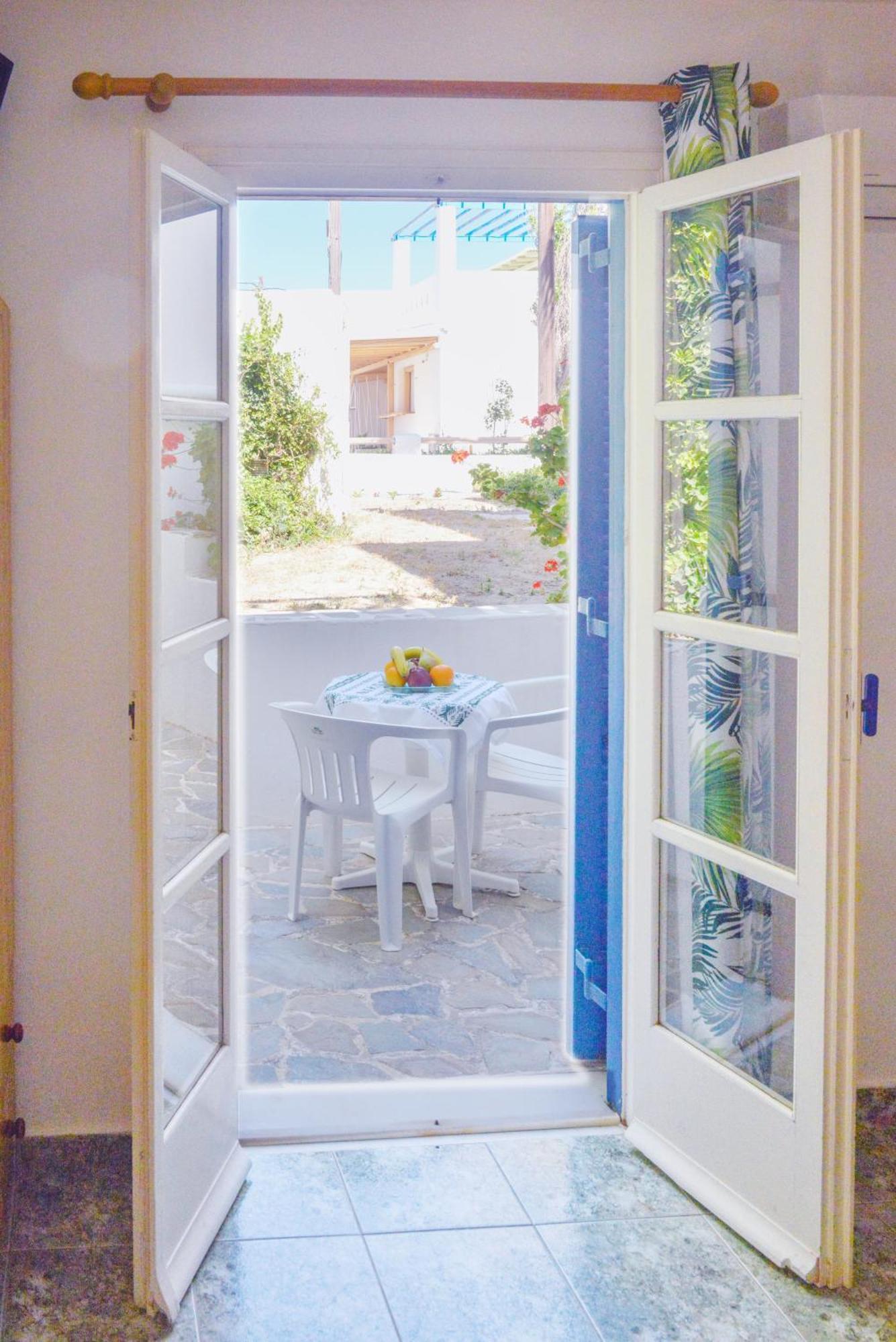 Plaza * Agia Anna (Naxos)