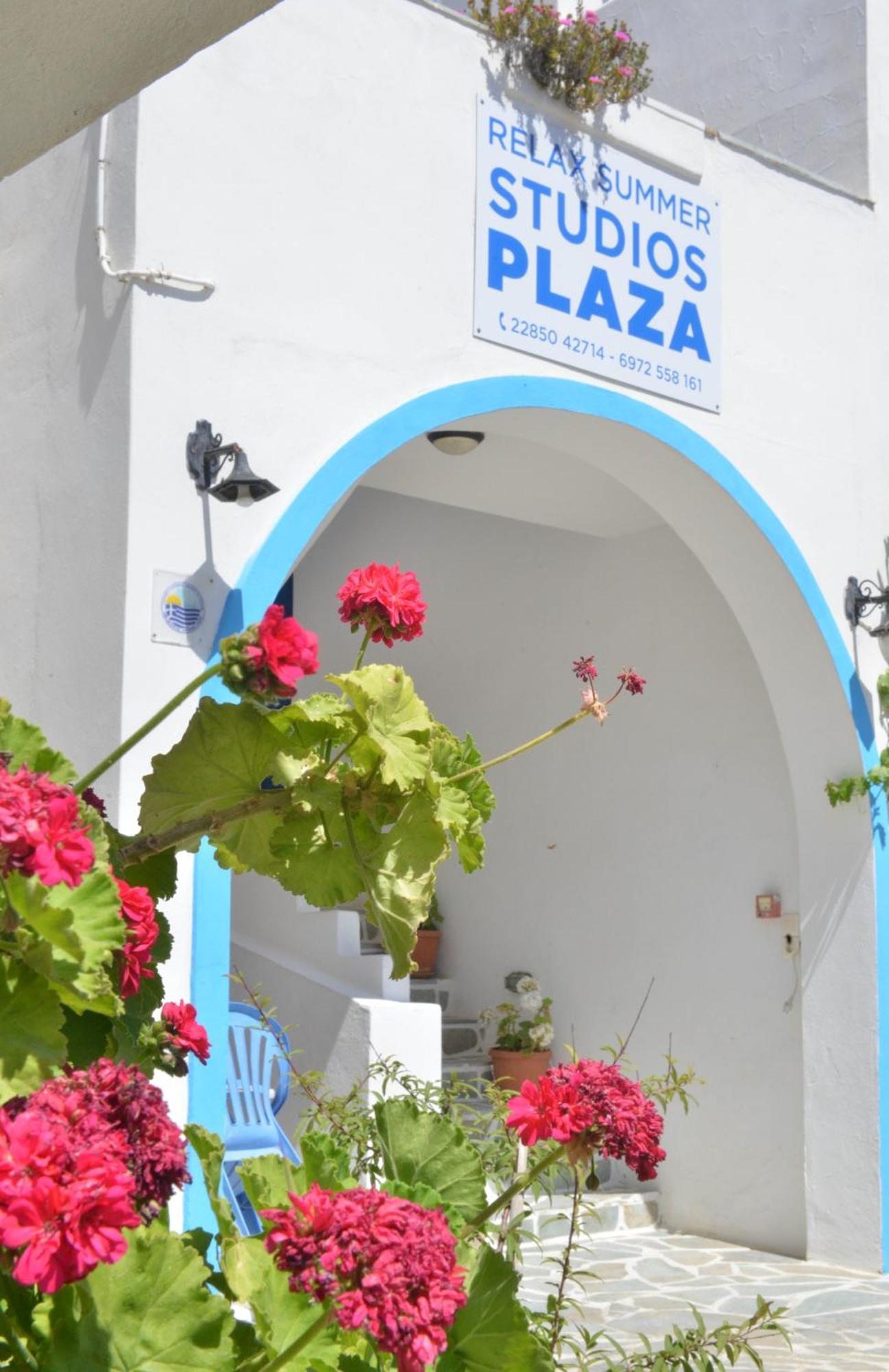 Plaza * Agia Anna (Naxos)