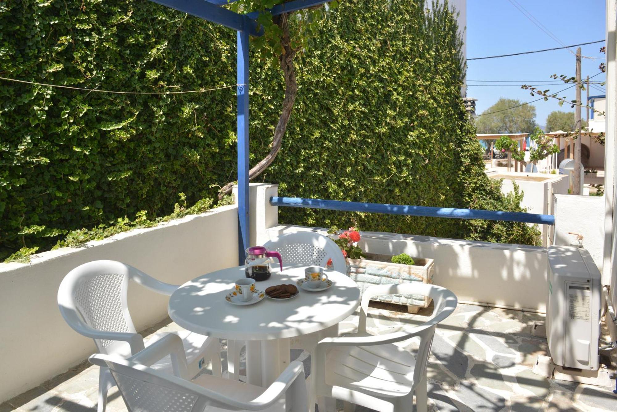 Plaza * Agia Anna (Naxos)