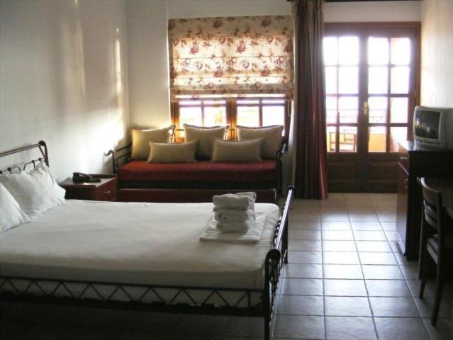 Hotel Anemos *