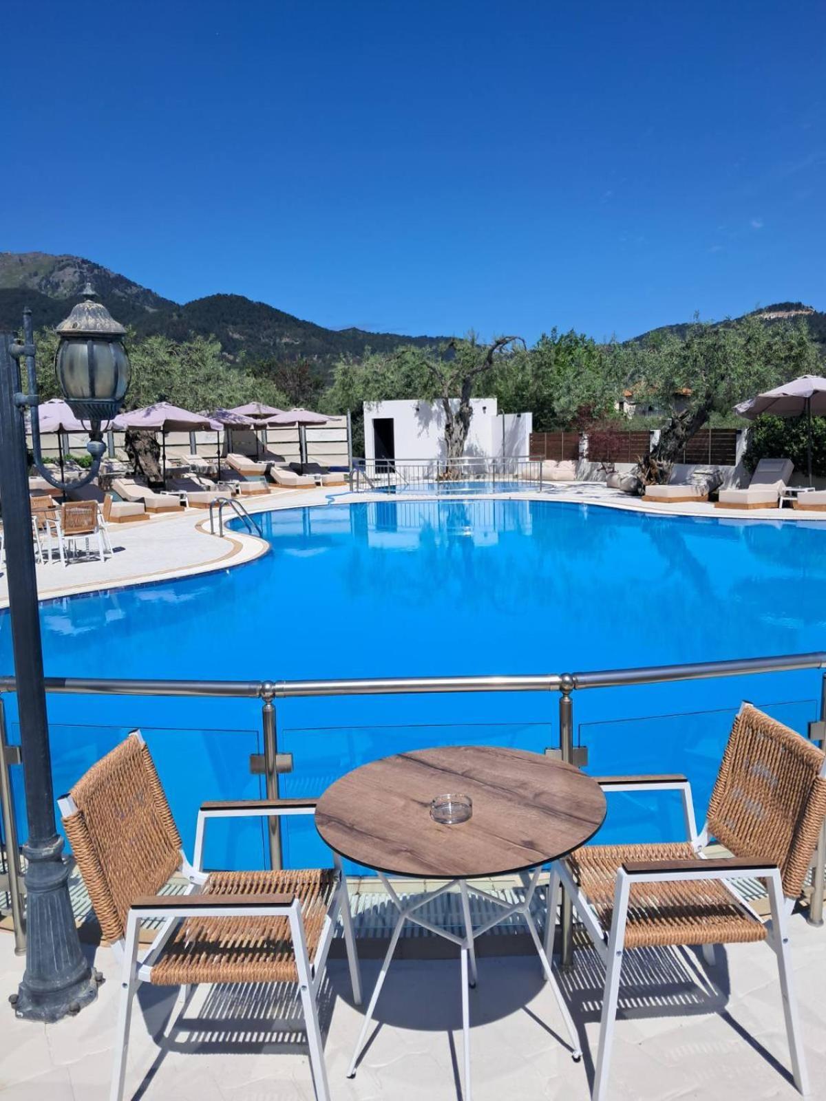 Ocean Beach Hotel 4*