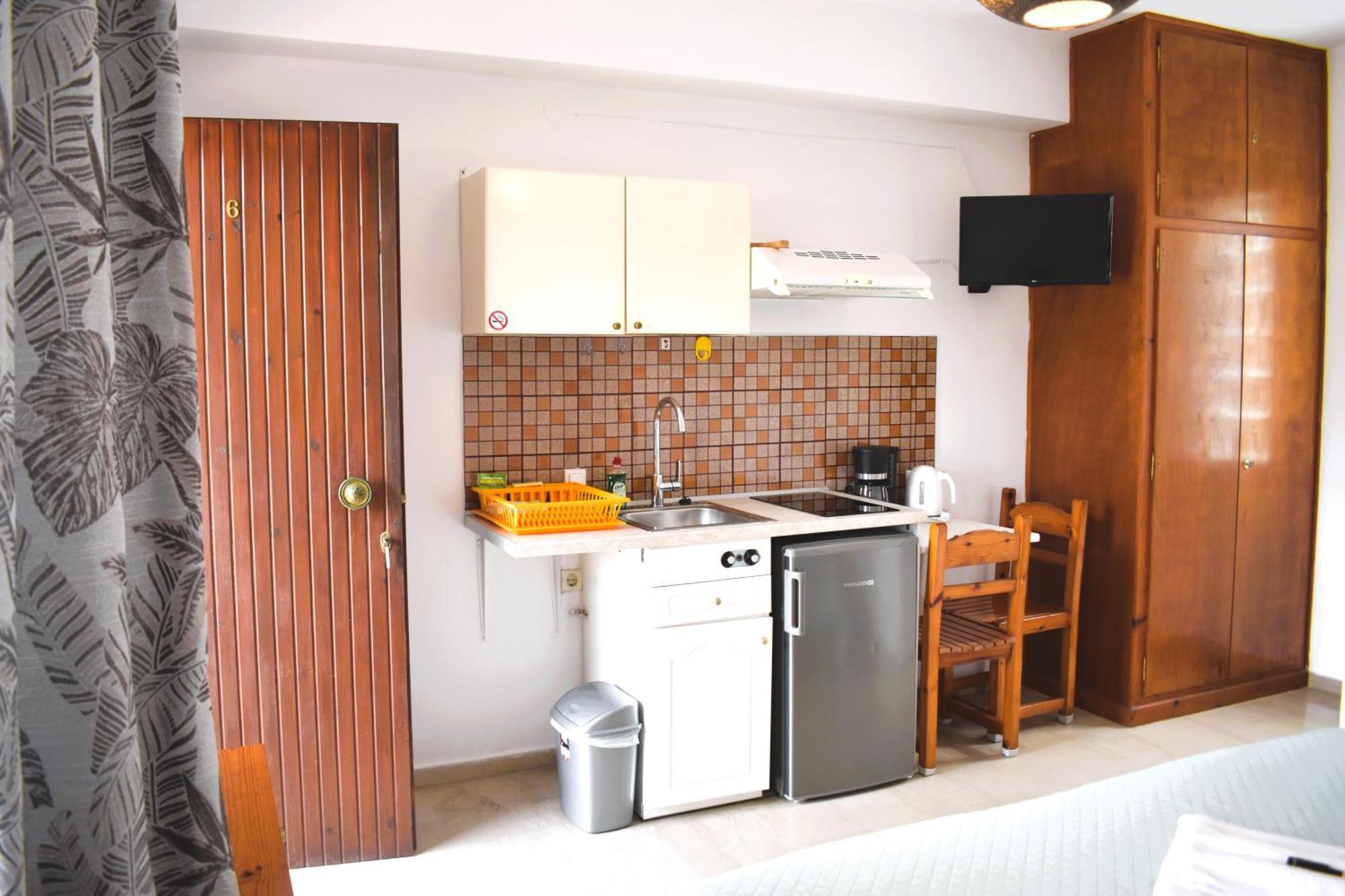 Kostas & Apartment