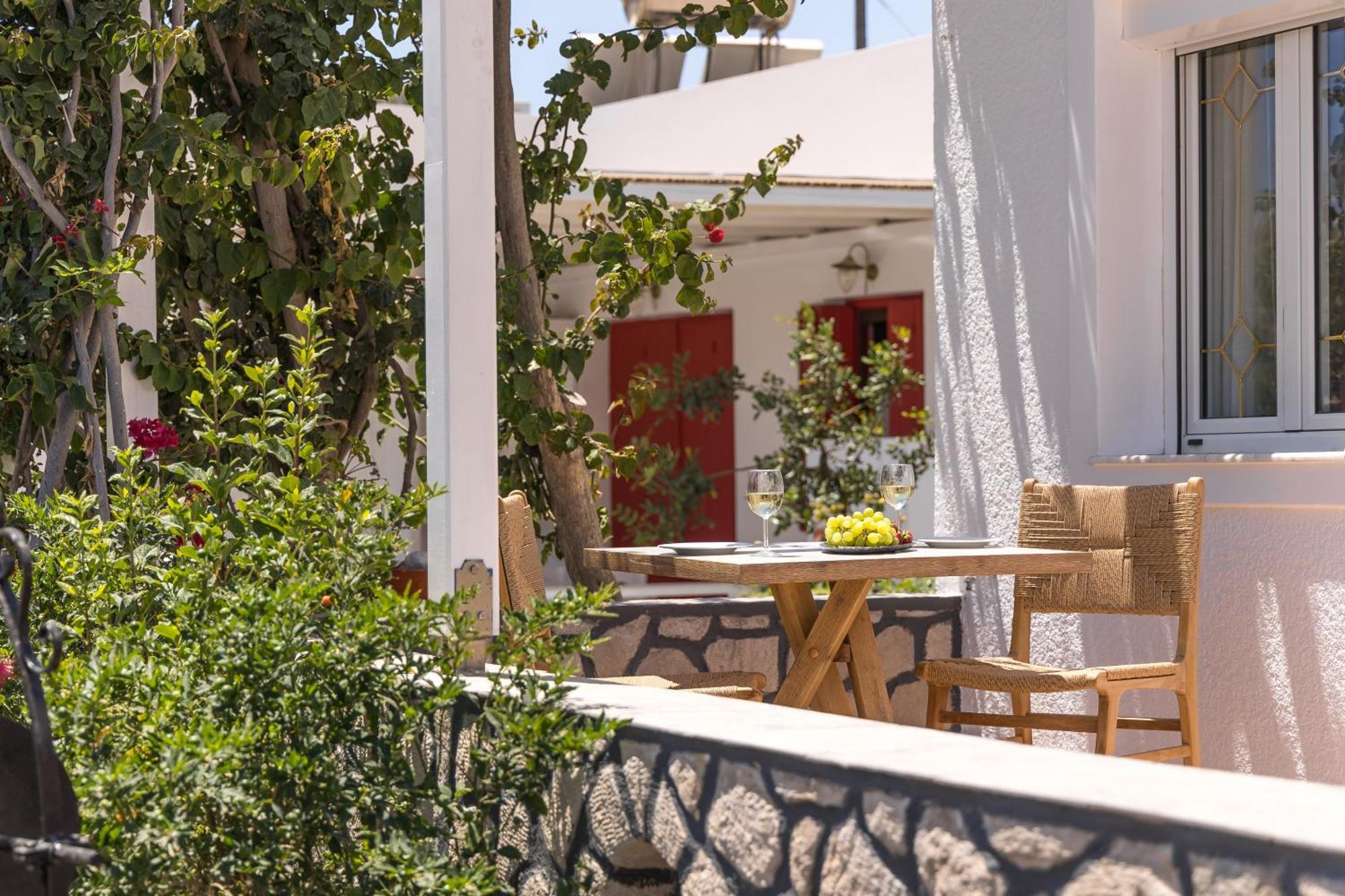 Pergola Guest house *