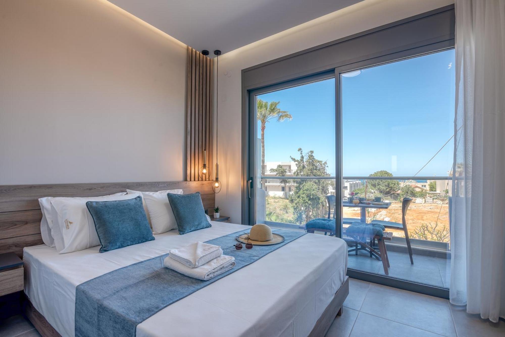 Litinakis Studios * Agia Marina (Crete)
