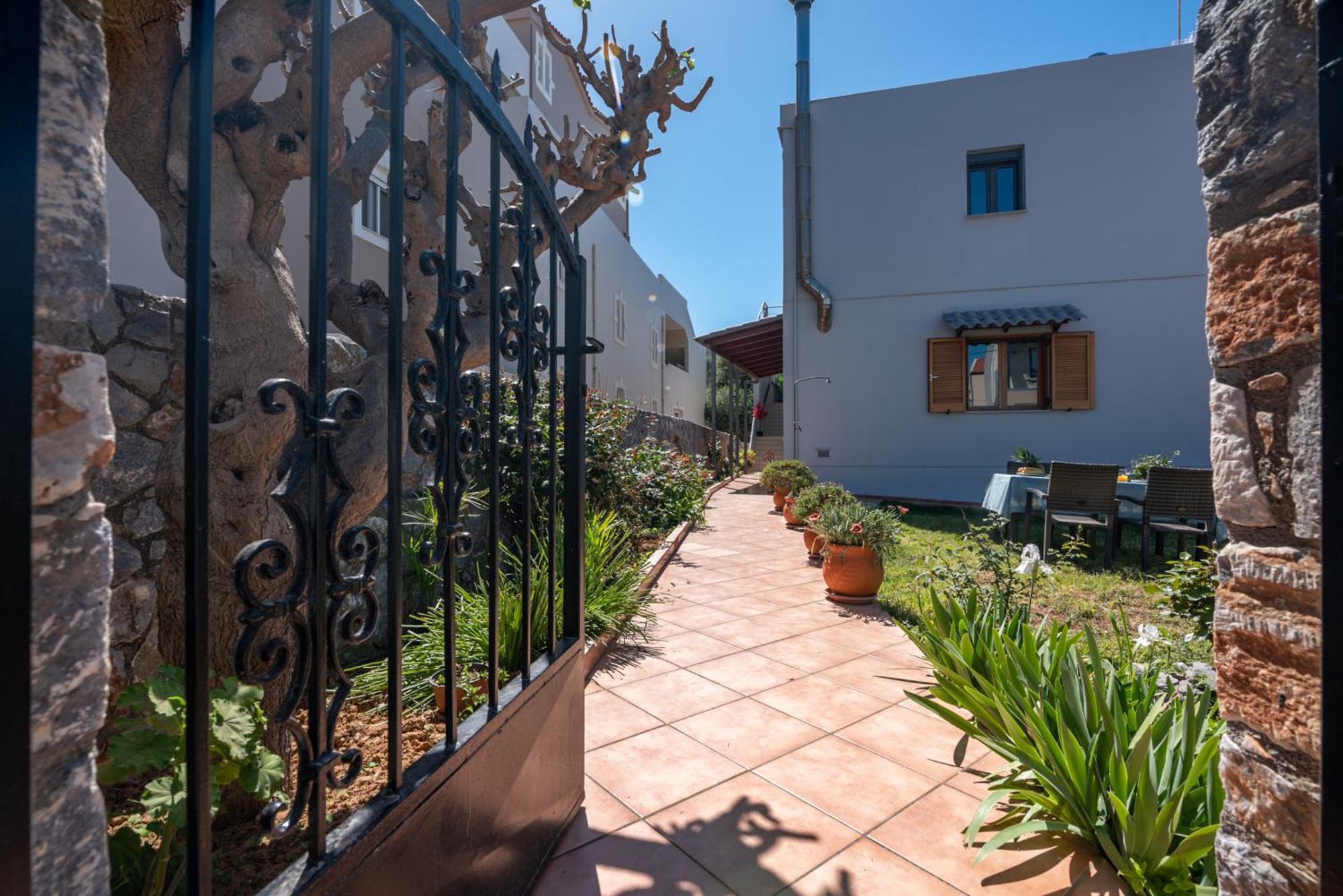 Apartment Litinakis Studios Agia Marina (Crete)
