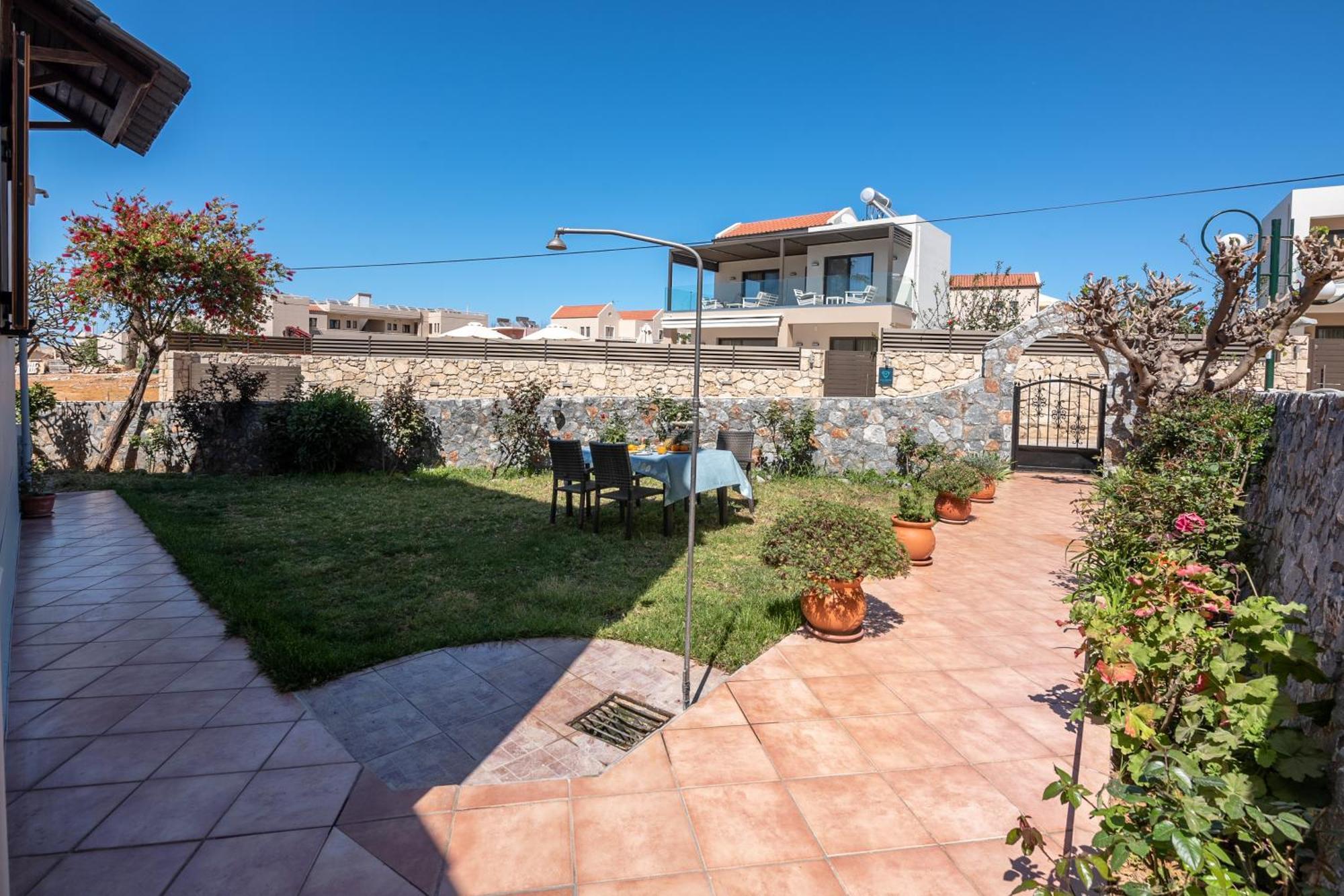 Litinakis Studios Agia Marina (Crete)