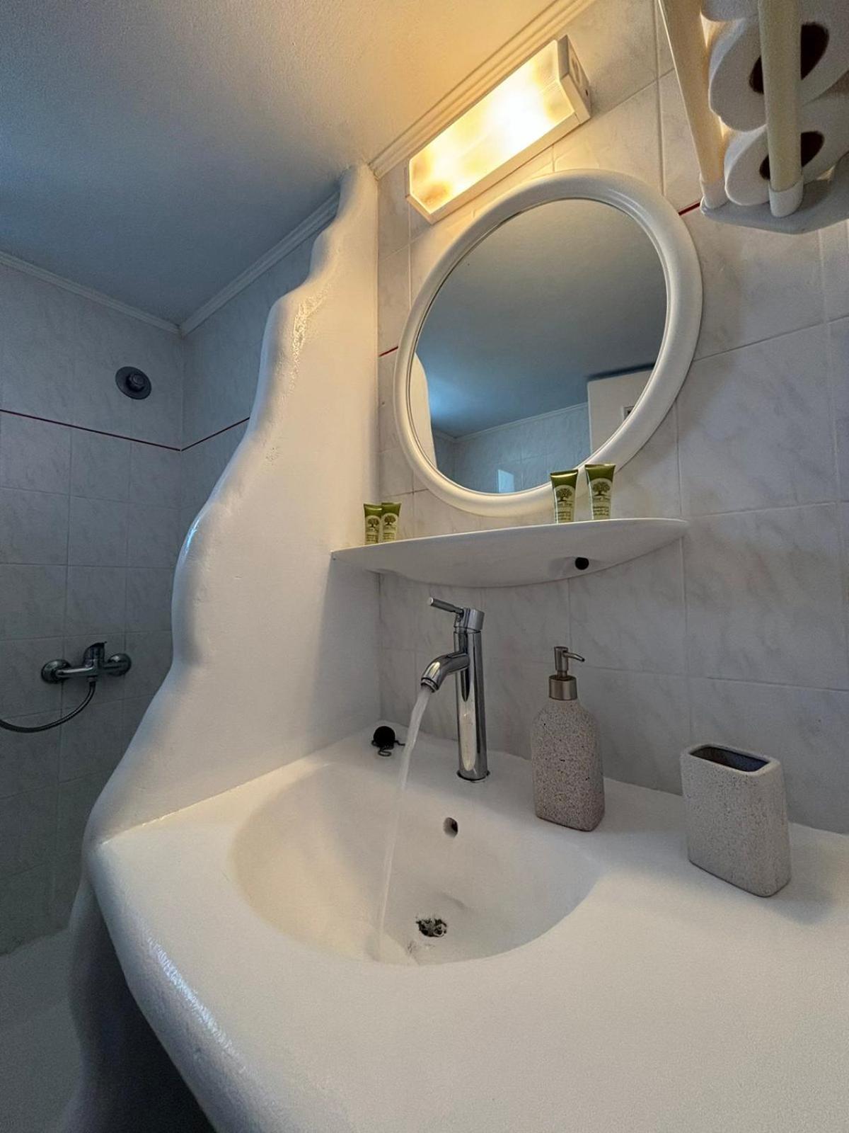 Kapetan Giannis Guest house Adamantas (Milos)