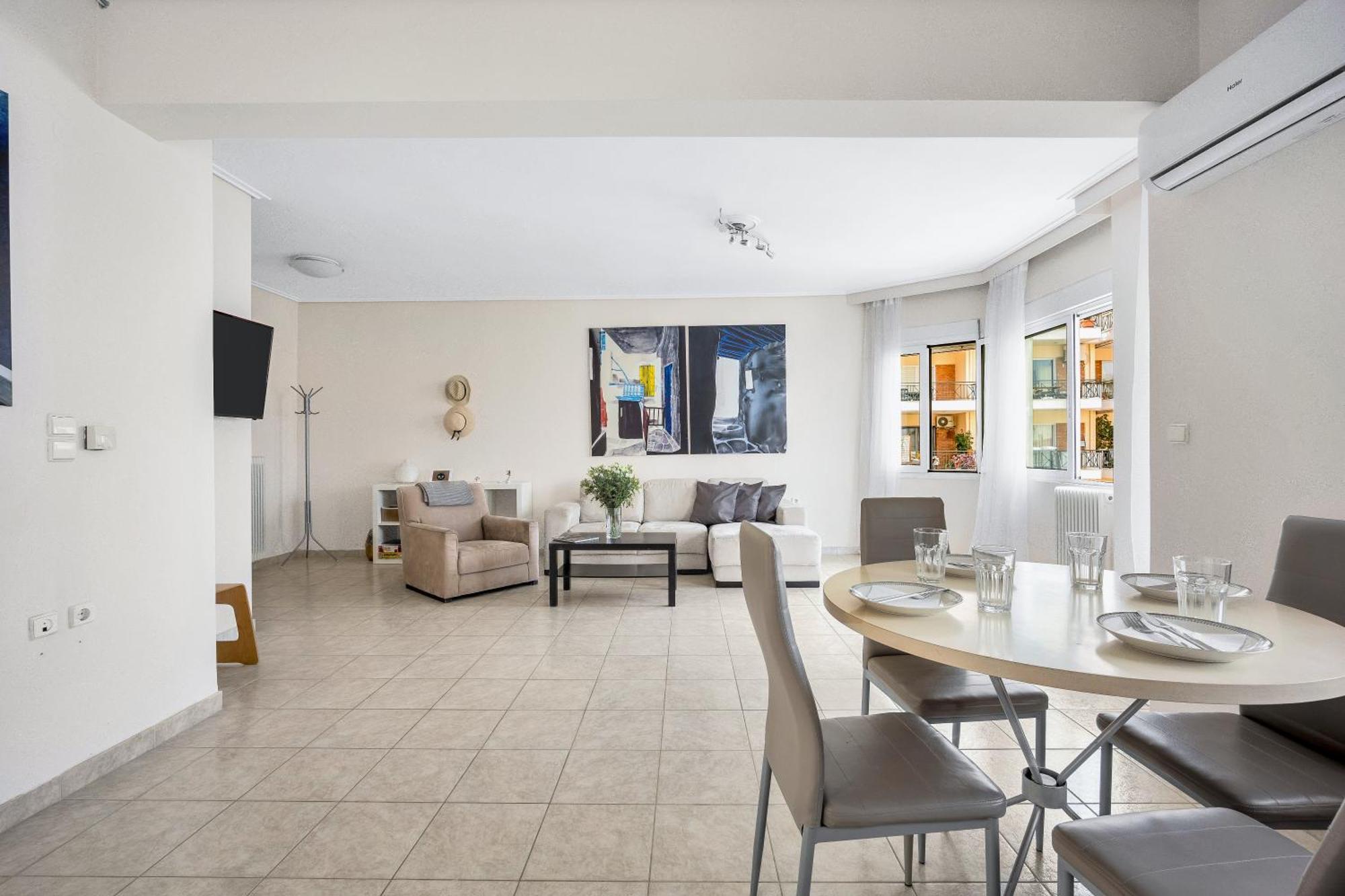Fabulous Close To The Sea! Apartment Chalkida