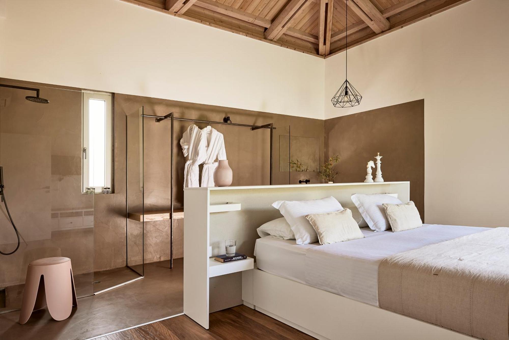 Fuerte Chania - Including Two 7-seater Vans, Airport Shuttle, Breakfast Villa
