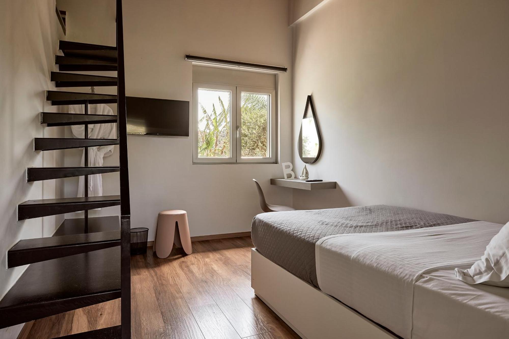 Villa Fuerte Chania - Including Two 7-seater Vans, Airport Shuttle, Breakfast