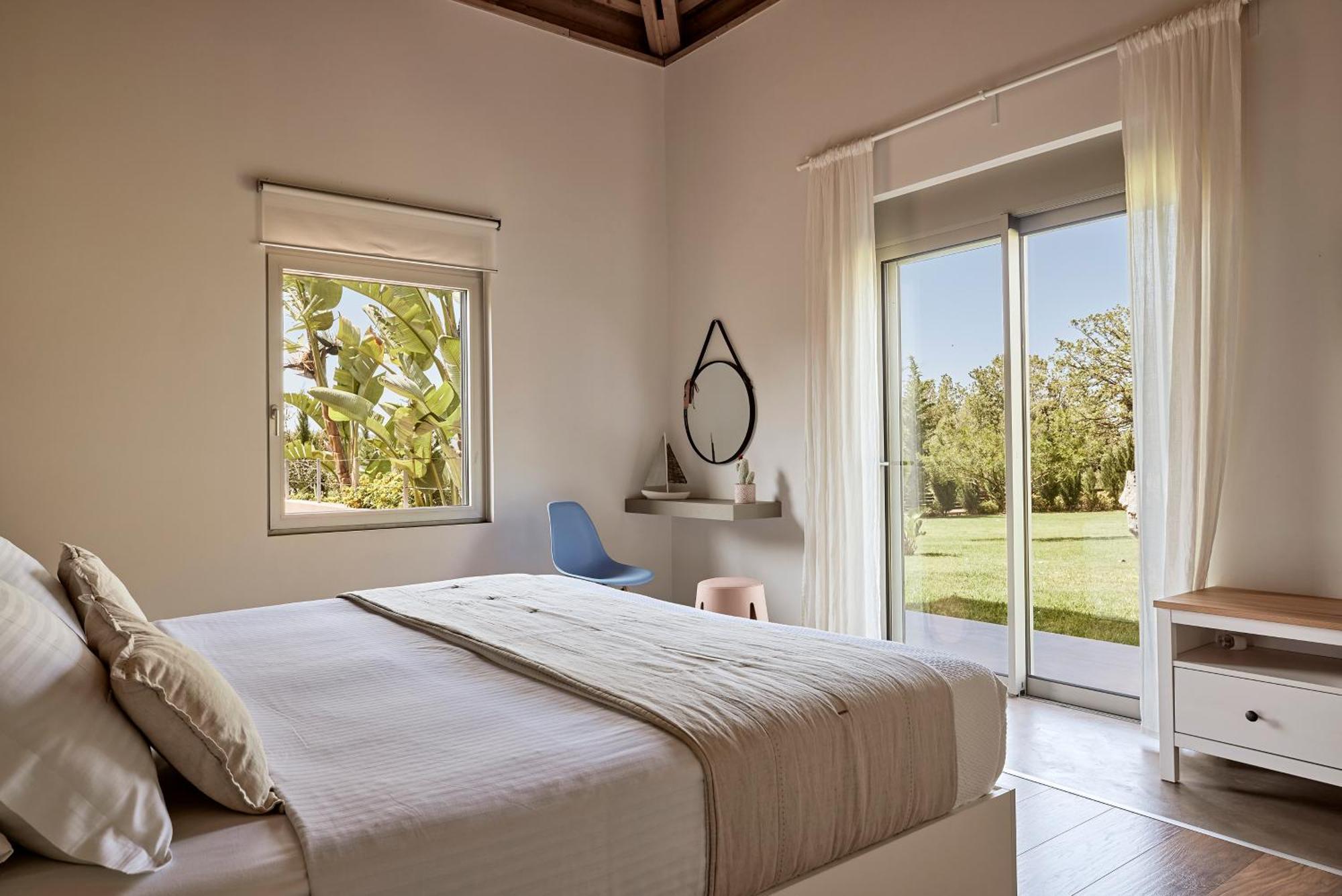 Fuerte Chania - Including Two 7-seater Vans, Airport Shuttle, Breakfast Villa *