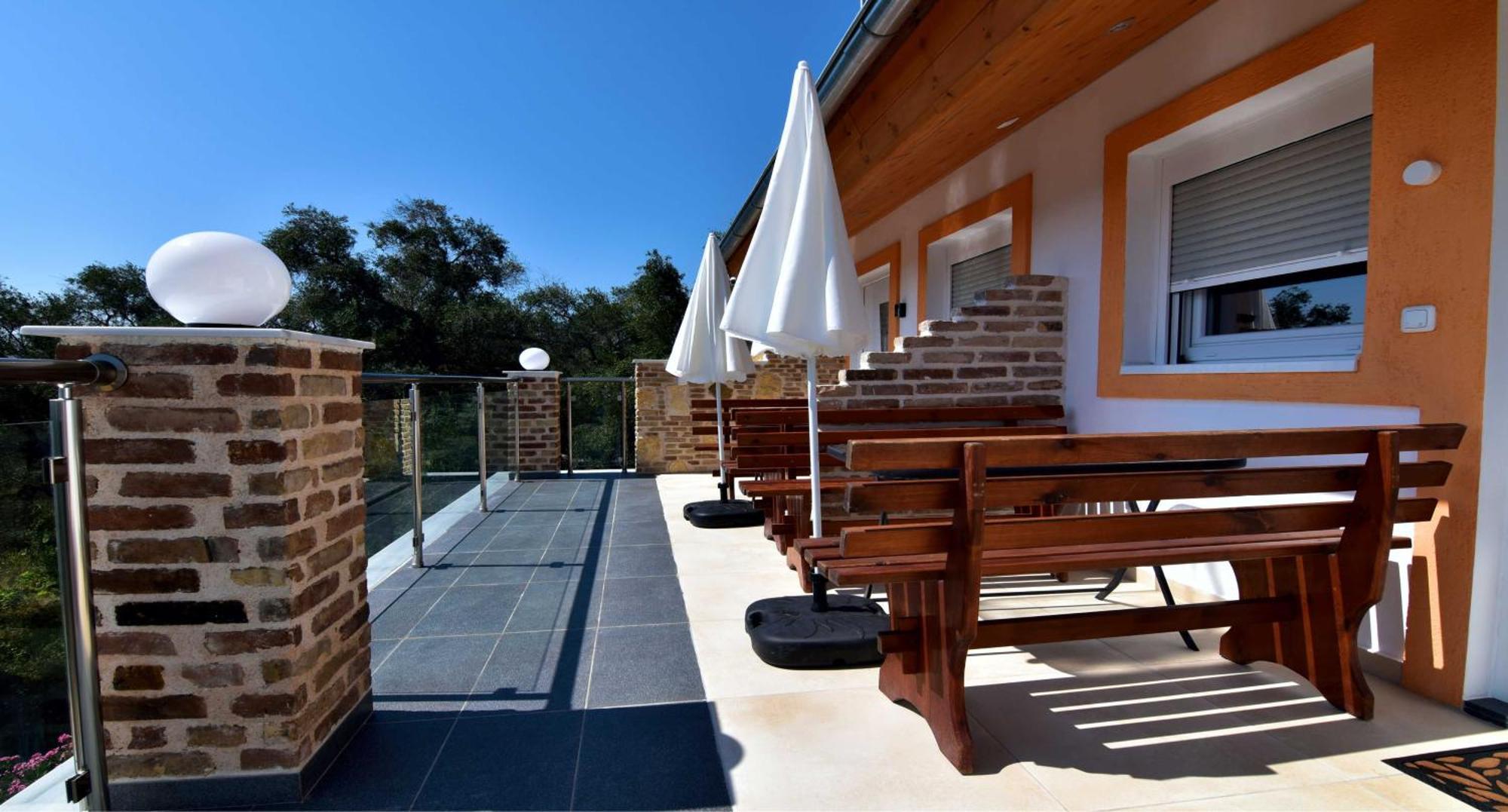Anemomylos Luxus Suites-boutique & Pool Apartment