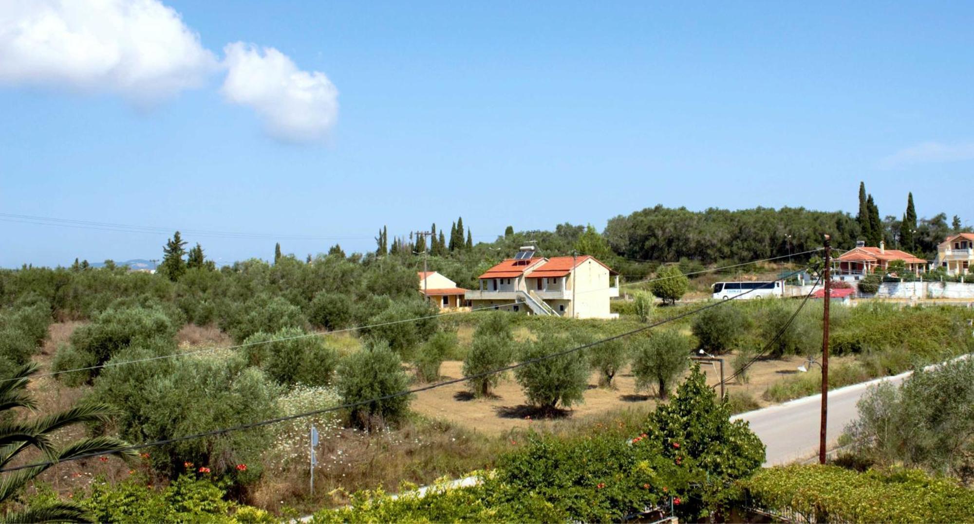 Anemomylos Luxus Suites-boutique & Pool Apartment