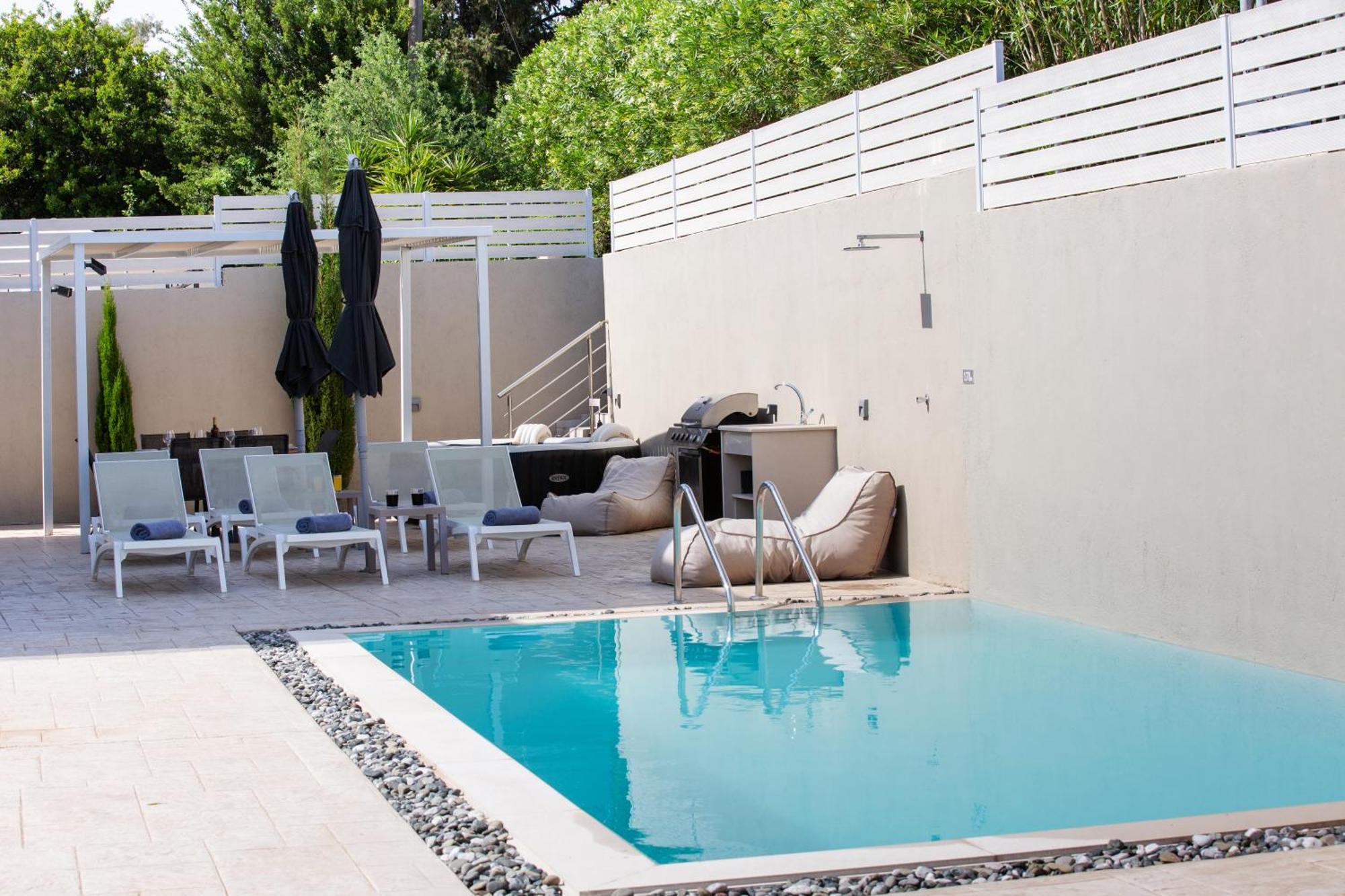 White Swan With Private Pool And Jacuzzi Kommeno (Corfu)