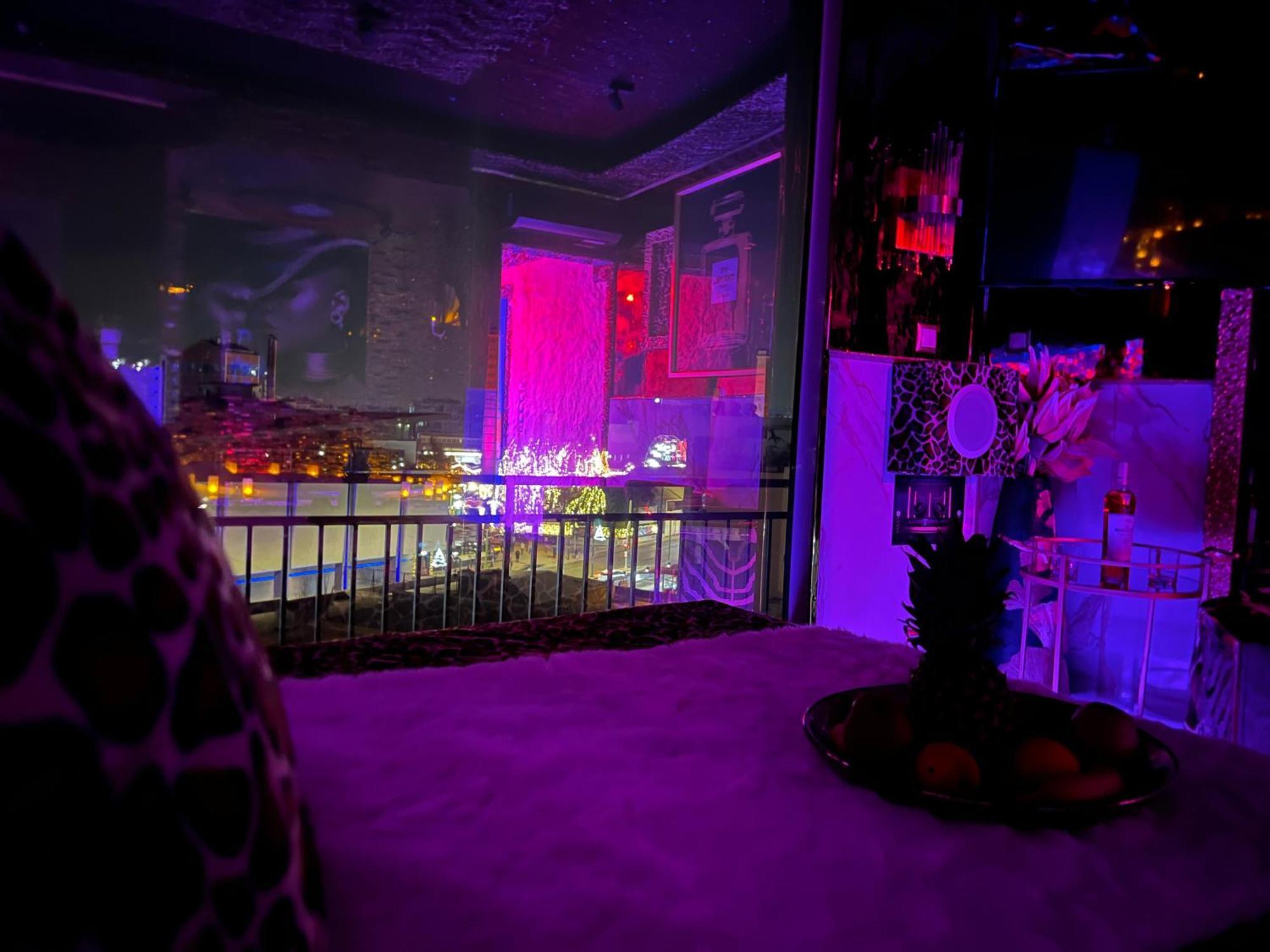 Priamos Erato Love hotel *