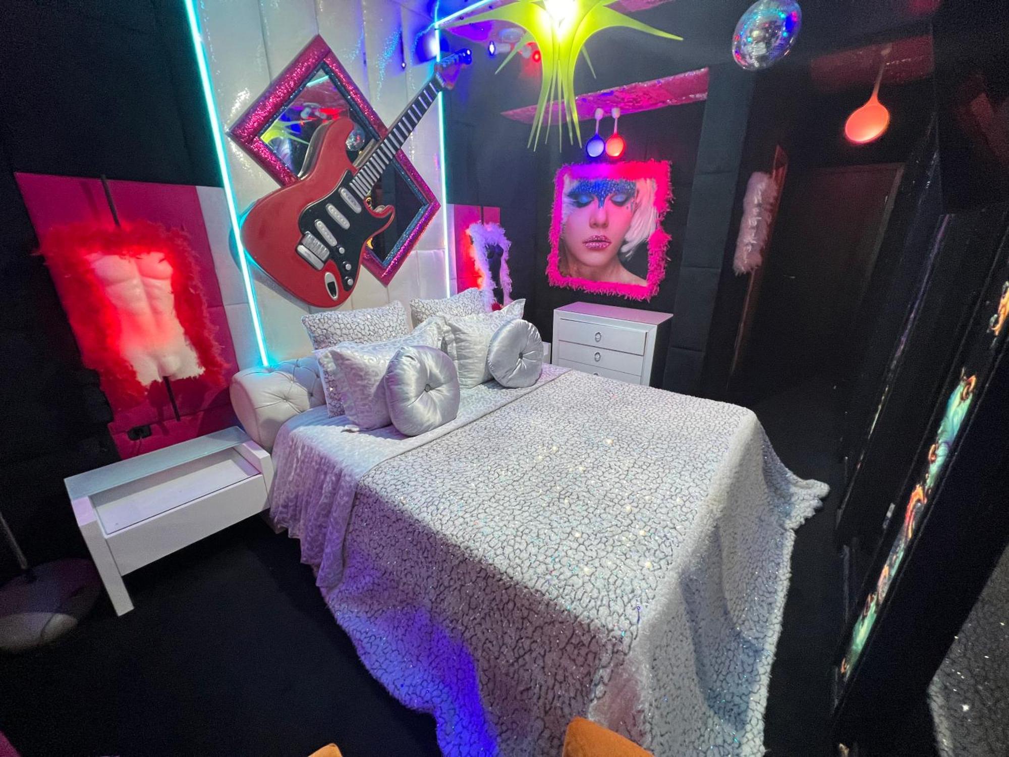 Priamos Erato Love hotel Athens